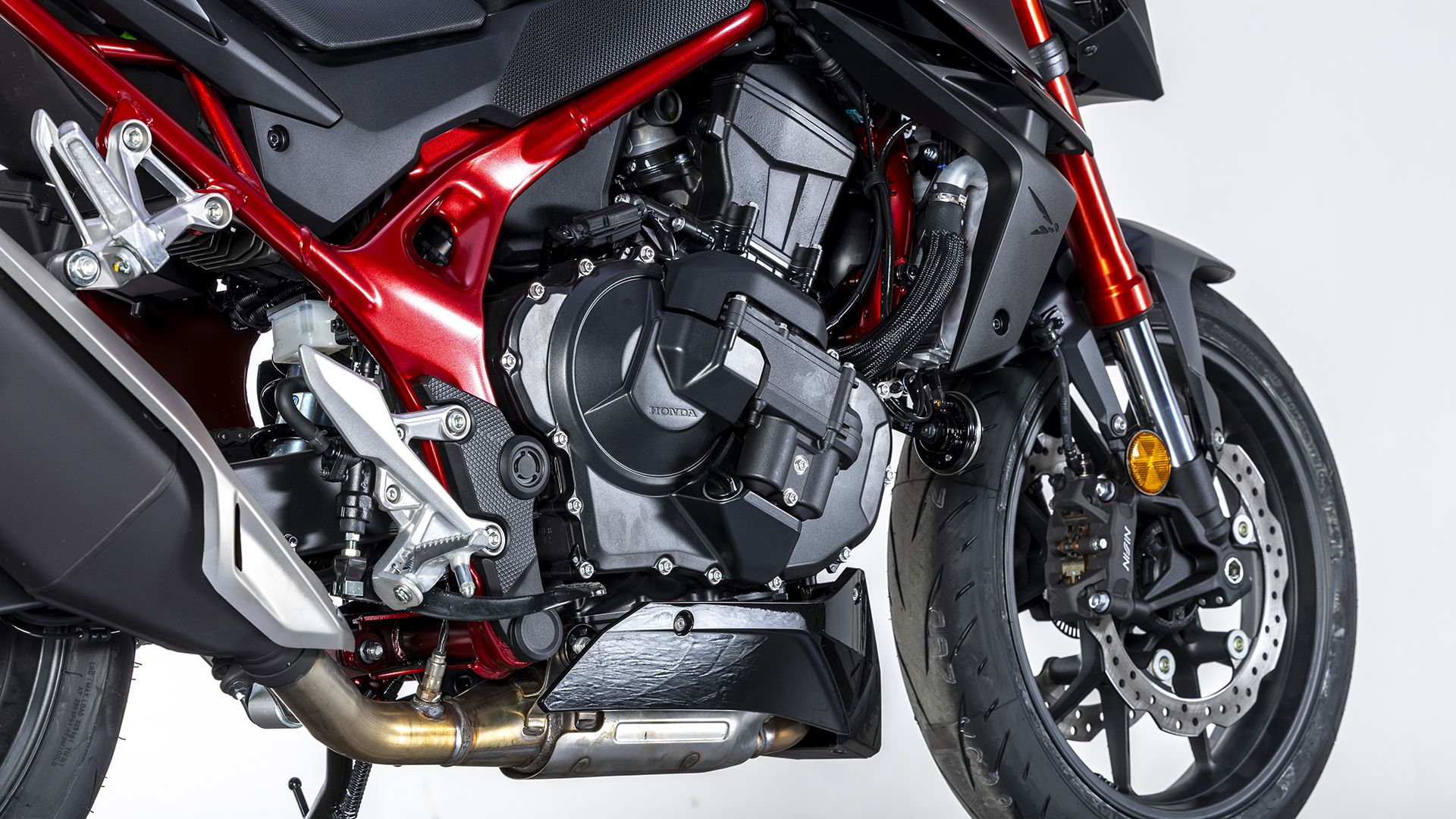 Honda CB750 Hornet E Clutch 2026 Detalles (3)