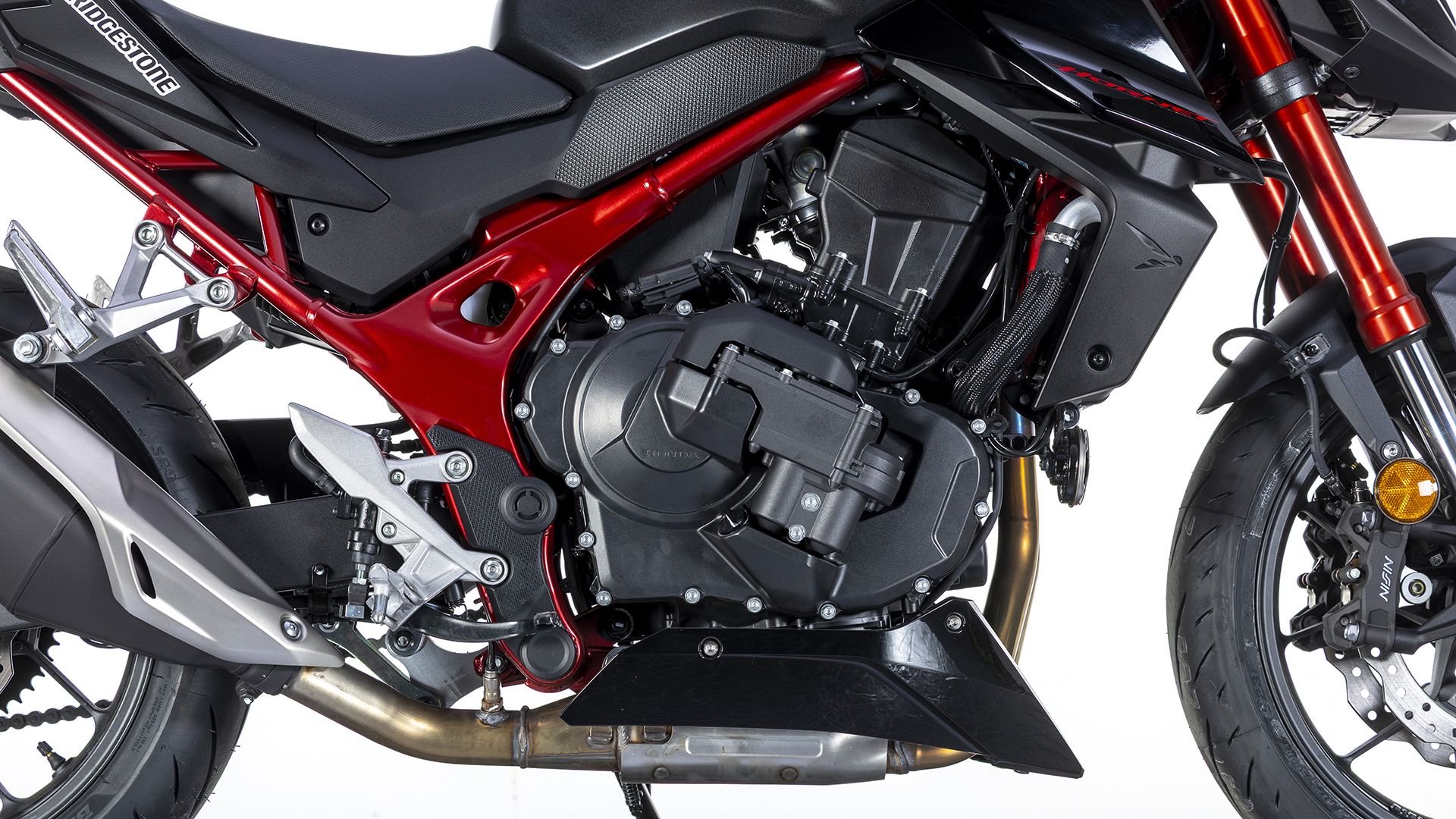 Honda CB750 Hornet E Clutch 2026 Detalles (5)