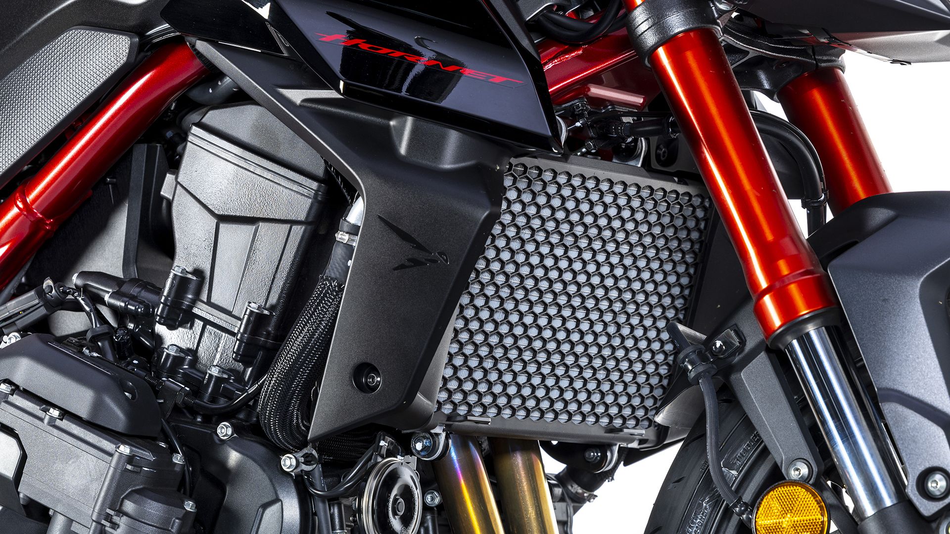 Honda CB750 Hornet E Clutch 2026 Detalles (6)