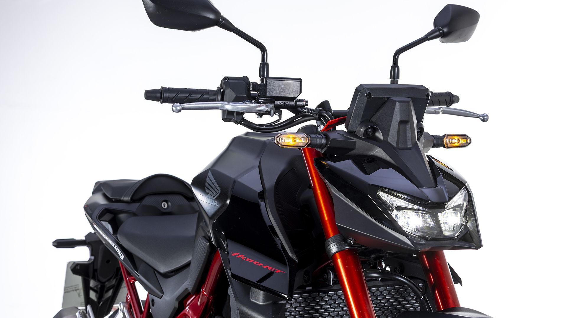 Honda CB750 Hornet E Clutch 2026 Detalles (9)