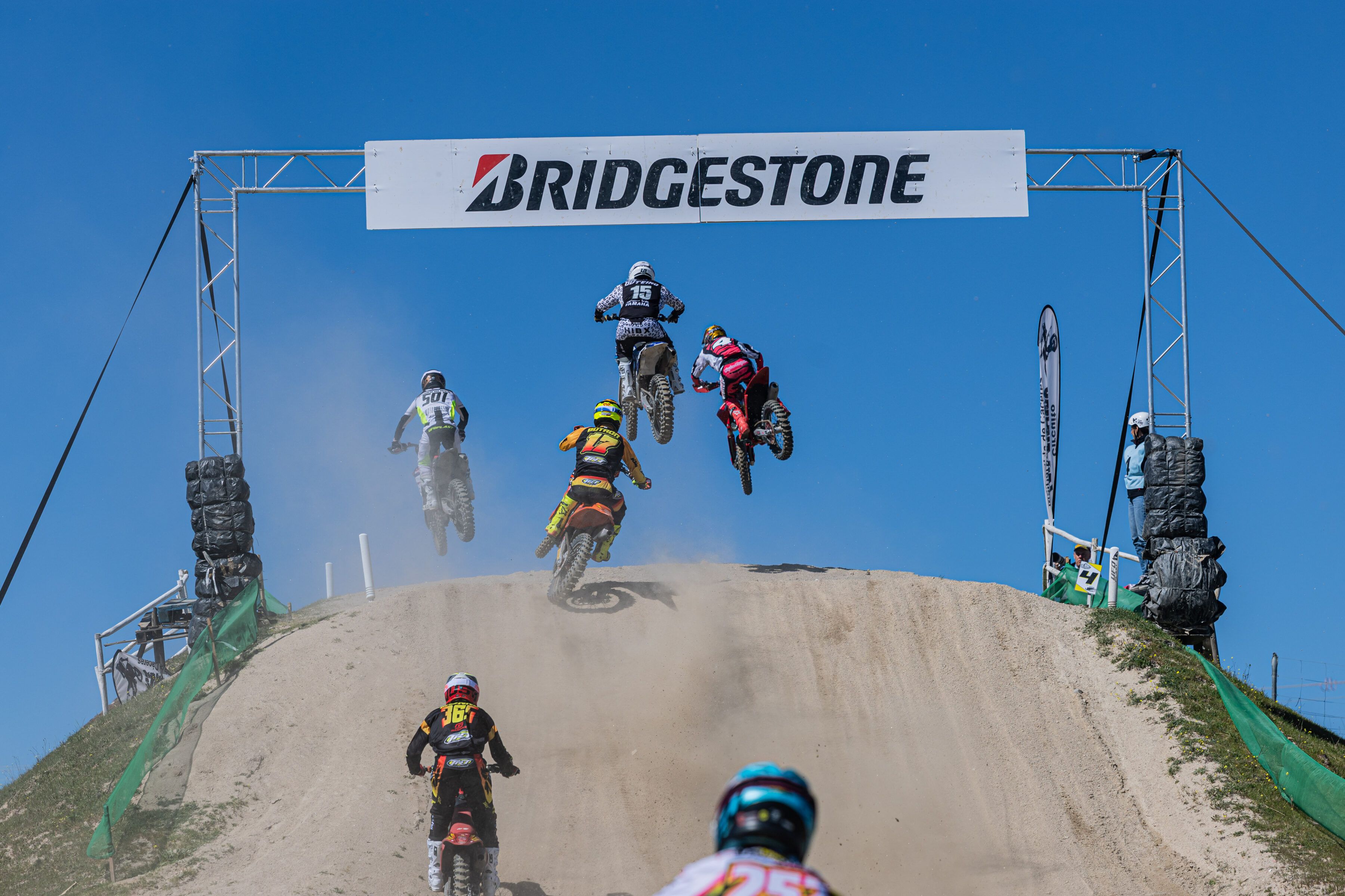 Bridgestone se une a la RFME para mejorar la seguridad de los motoristas en España