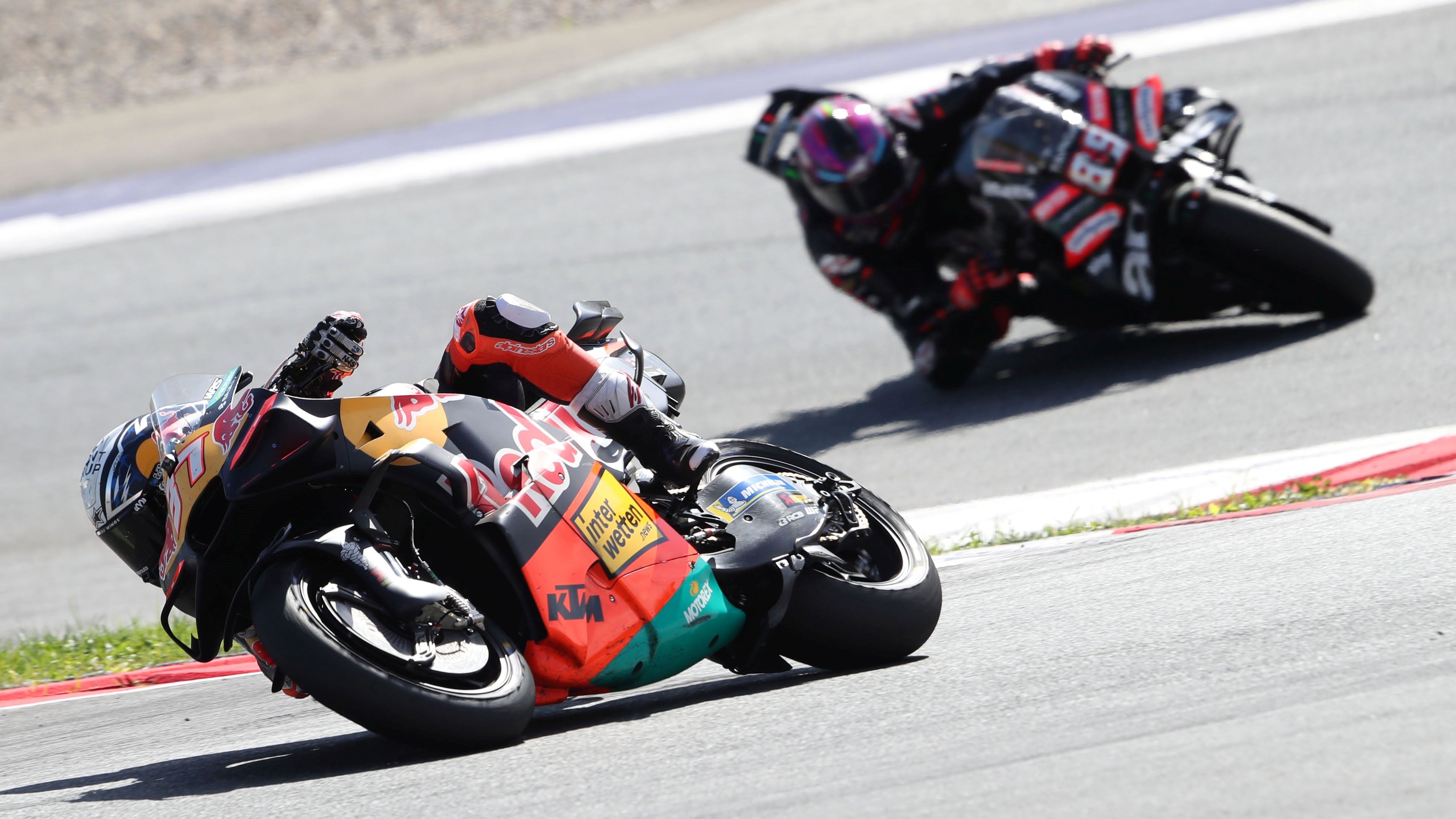 Pedro Acosta se escapa de Jorge Martín, MotoGP Austria 2026
