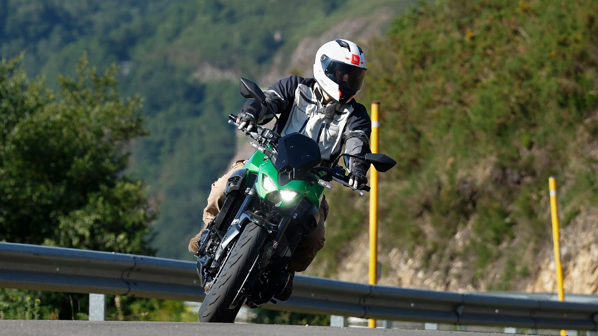KawasakiI Z900 2026 Accion (1)