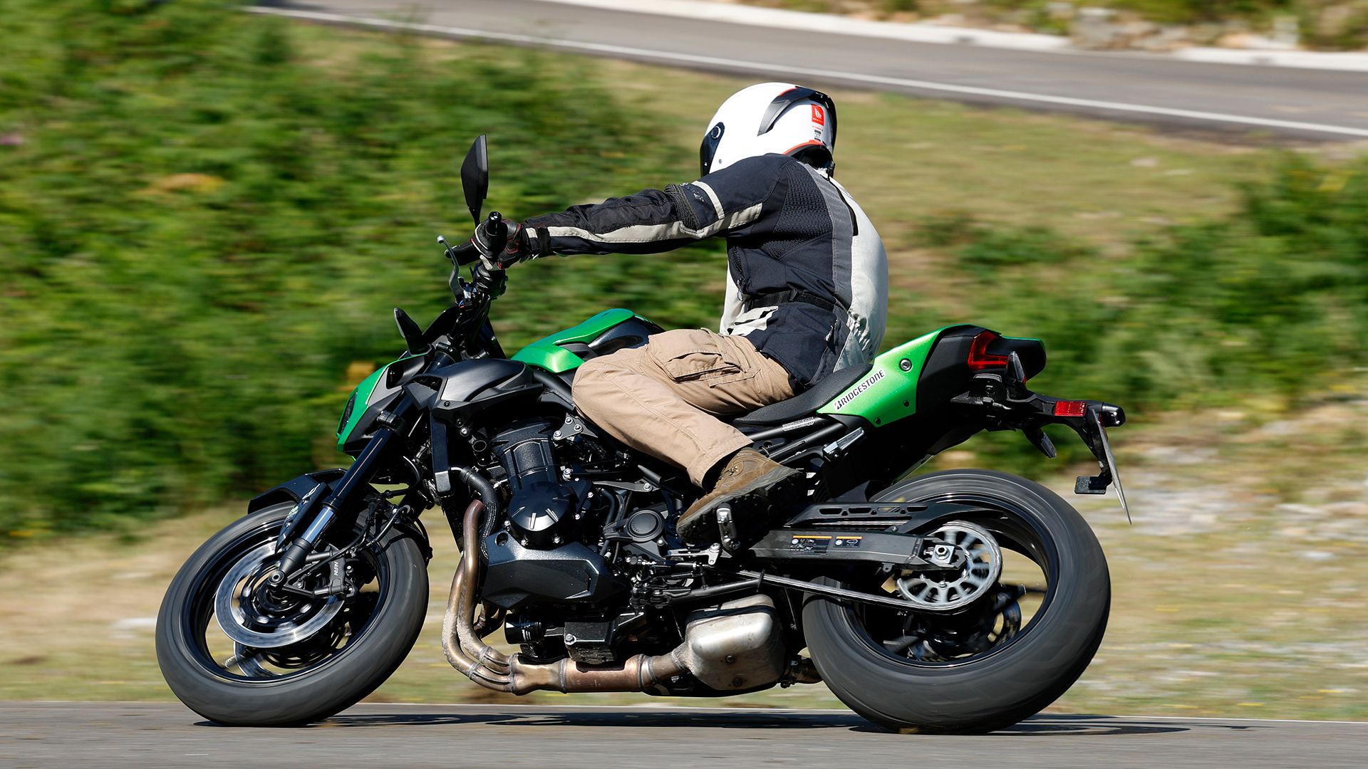 KawasakiI Z900 2026 Accion (10)