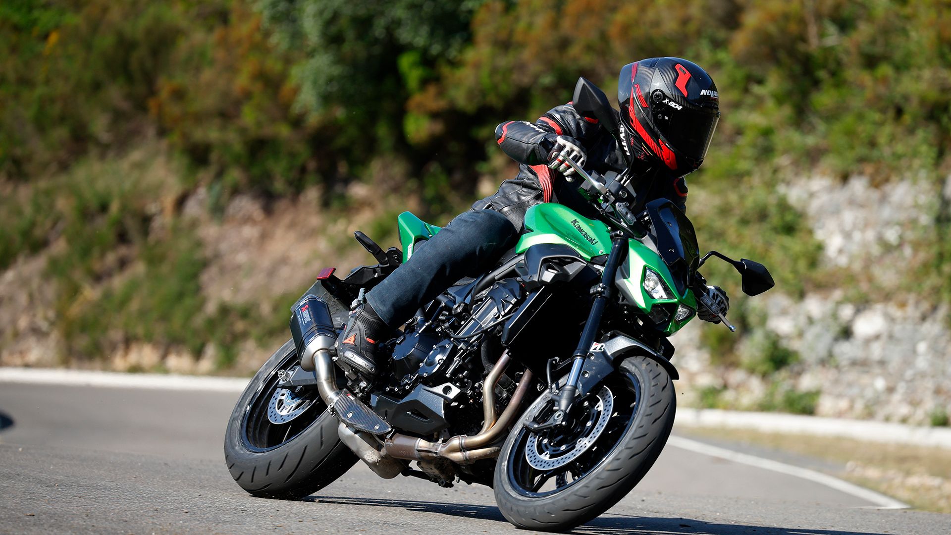 KawasakiI Z900 2026 Accion (12)