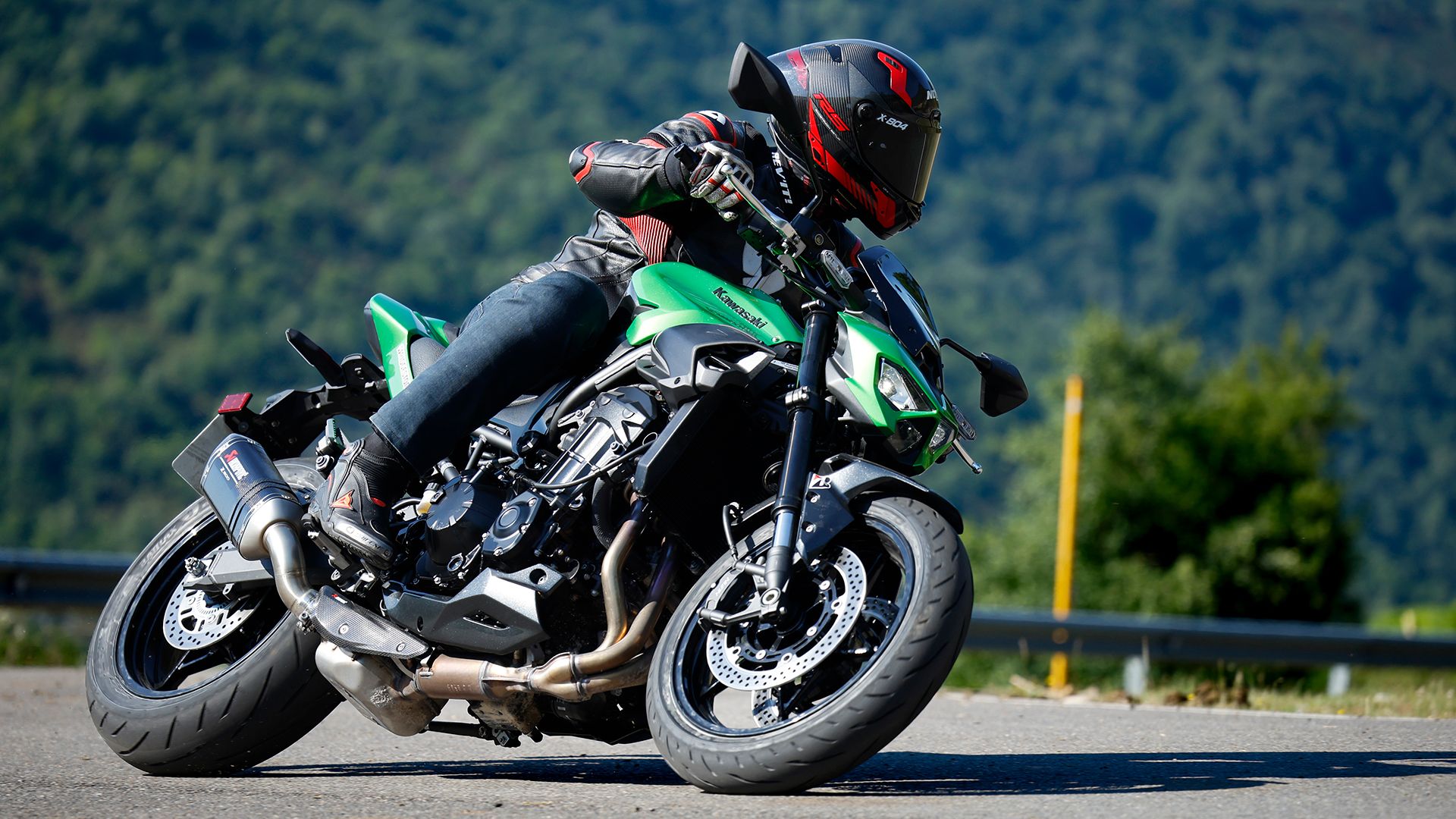 KawasakiI Z900 2026 Accion (19)