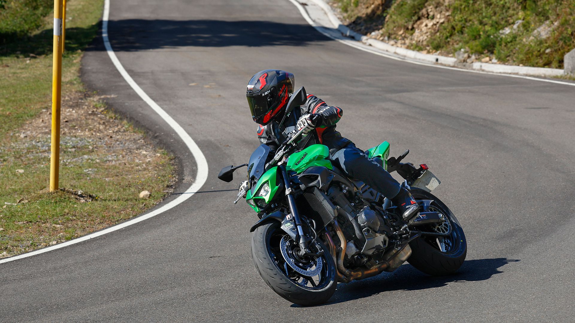 KawasakiI Z900 2026 Accion (20)