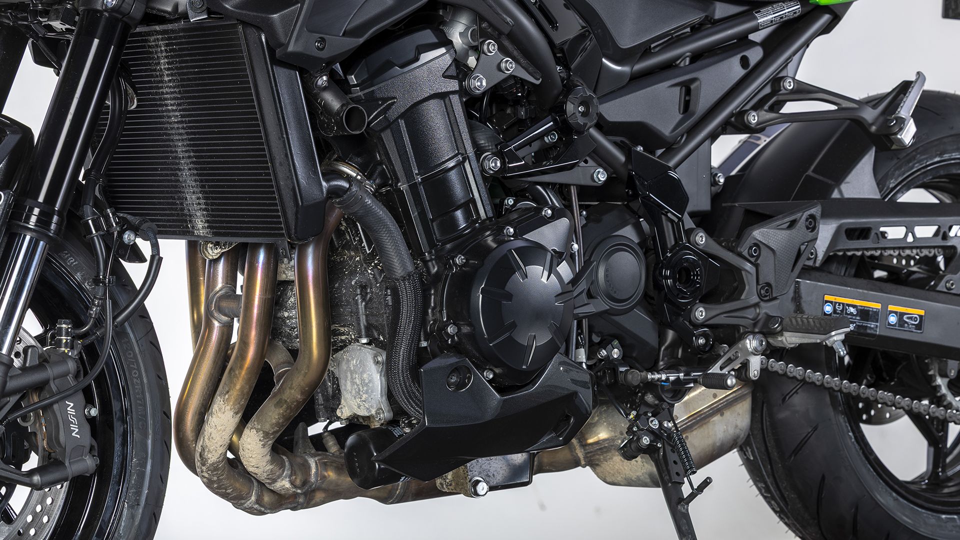 KawasakiI Z900 2026 Detalles (18)