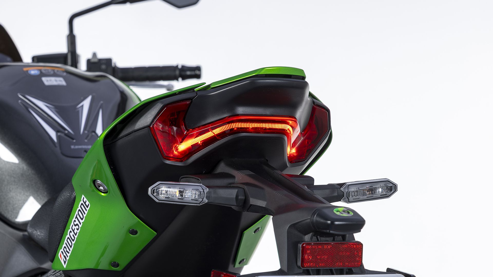 KawasakiI Z900 2026 Detalles (20)