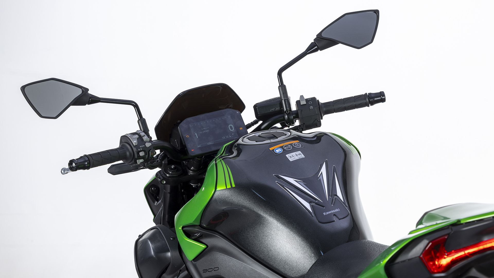 KawasakiI Z900 2026 Detalles (23)