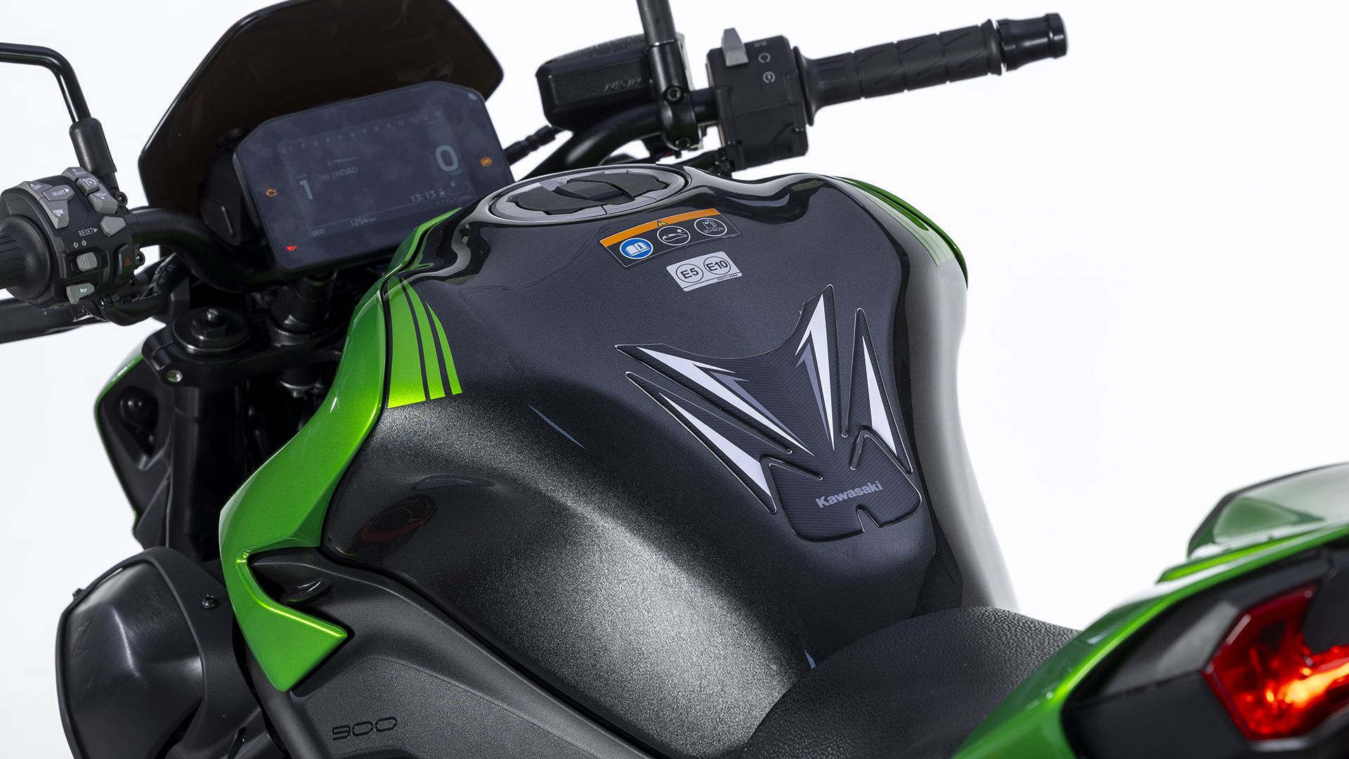 KawasakiI Z900 2026 Detalles (24)