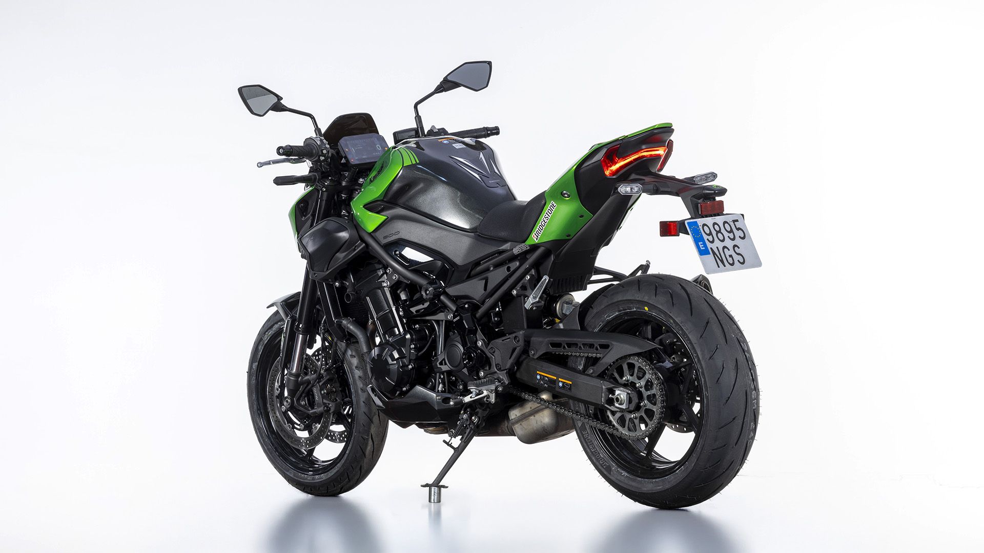 KawasakiI Z900 2026 Estudio (4)