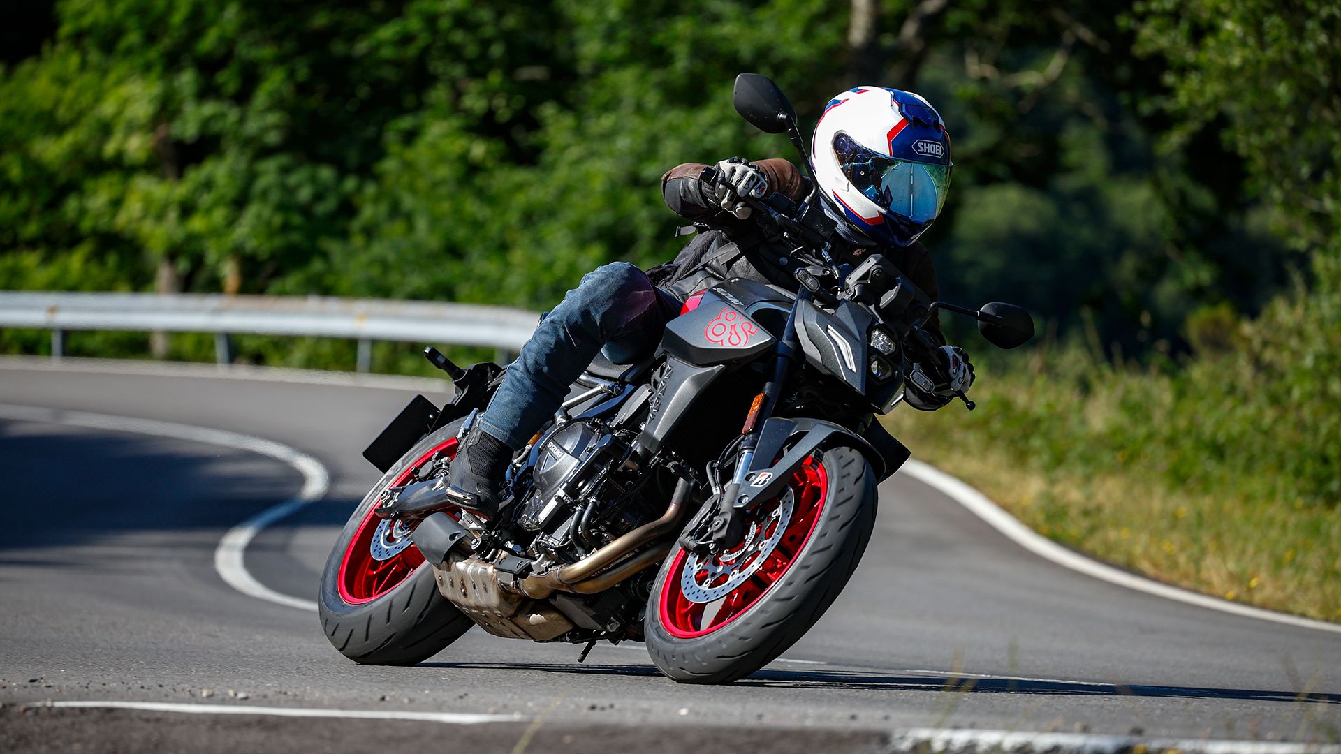 Suzuki GSX 8S 2026 Accion (7)