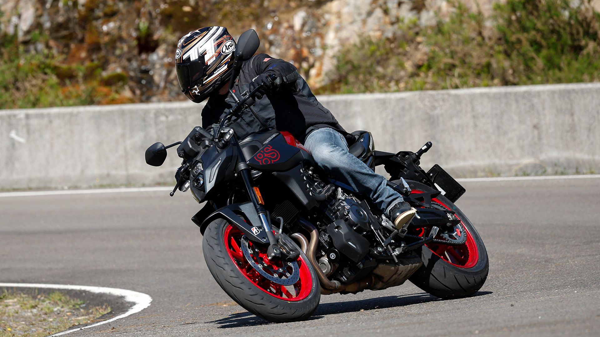Suzuki GSX 8S 2026 Accion (9)