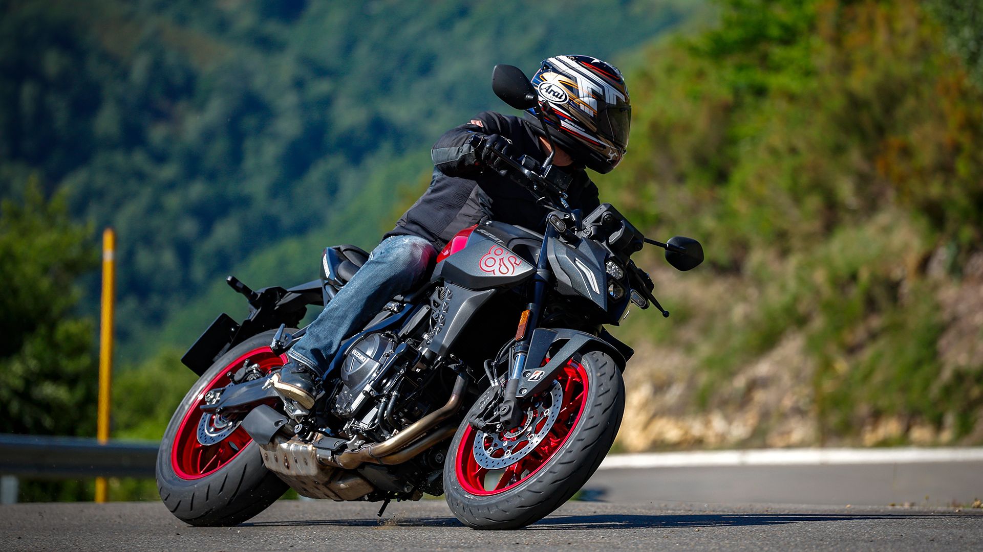 Suzuki GSX 8S 2026 Accion (10)