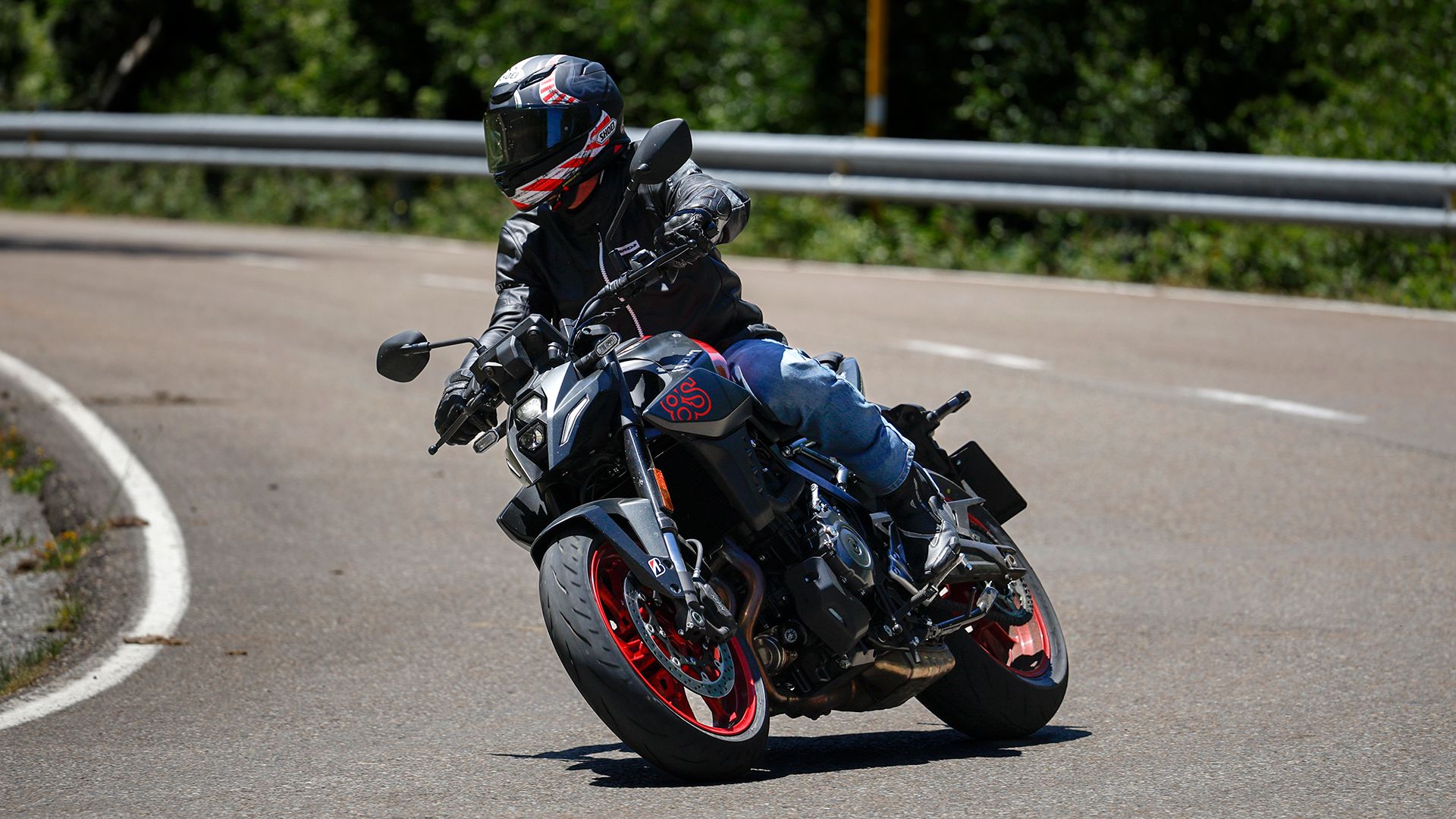 Suzuki GSX 8S 2026 Accion (20)