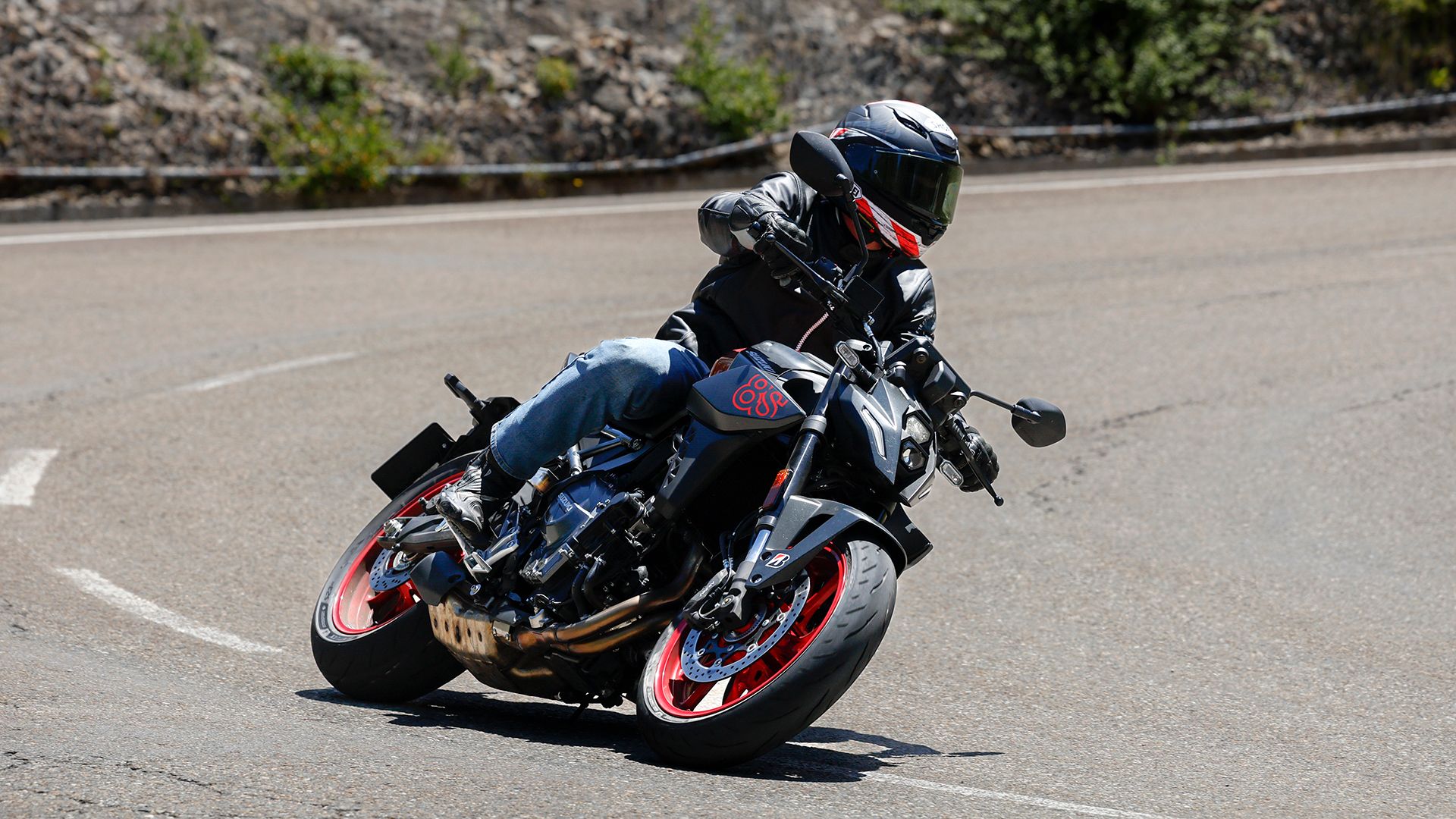 Suzuki GSX 8S 2026 Accion (21)