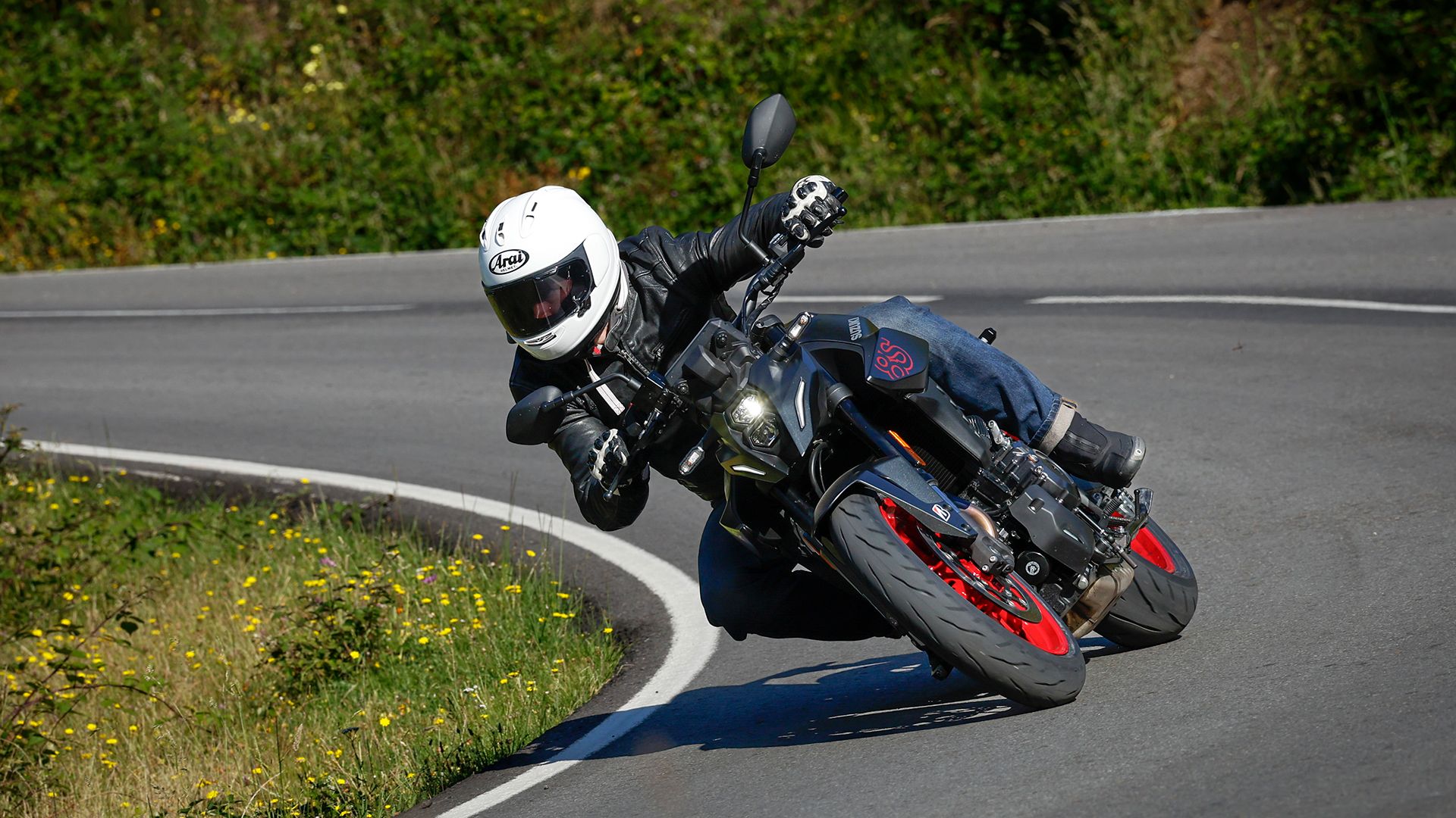 Suzuki GSX 8S 2026 Accion (23)