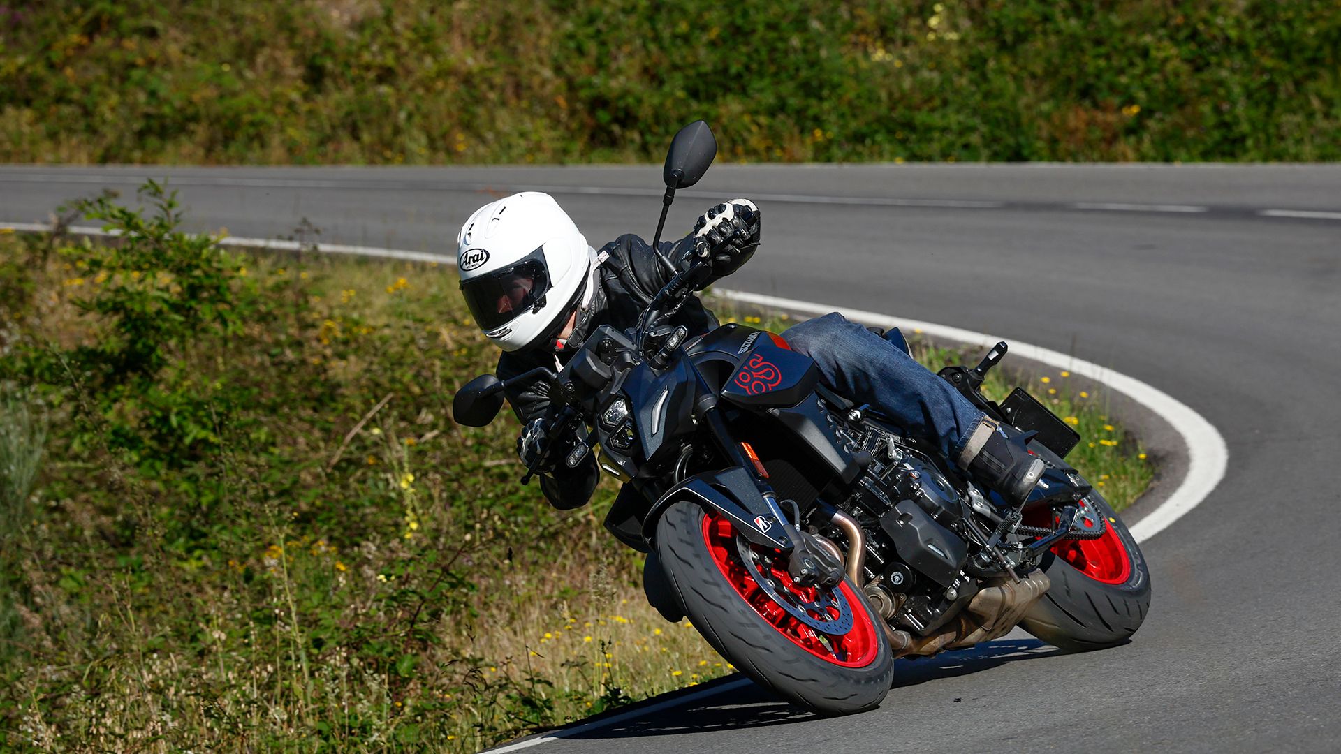 Suzuki GSX 8S 2026 Accion (24)