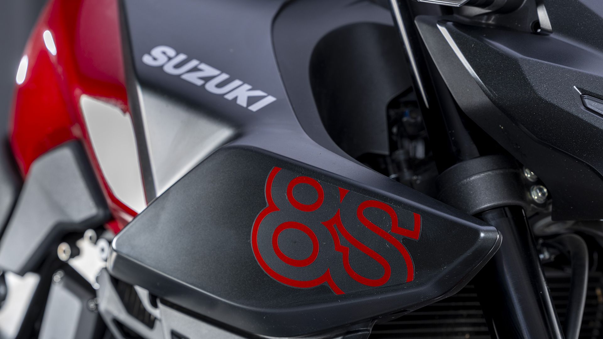 Suzuki GSX 8S 2026 Detalles (7)