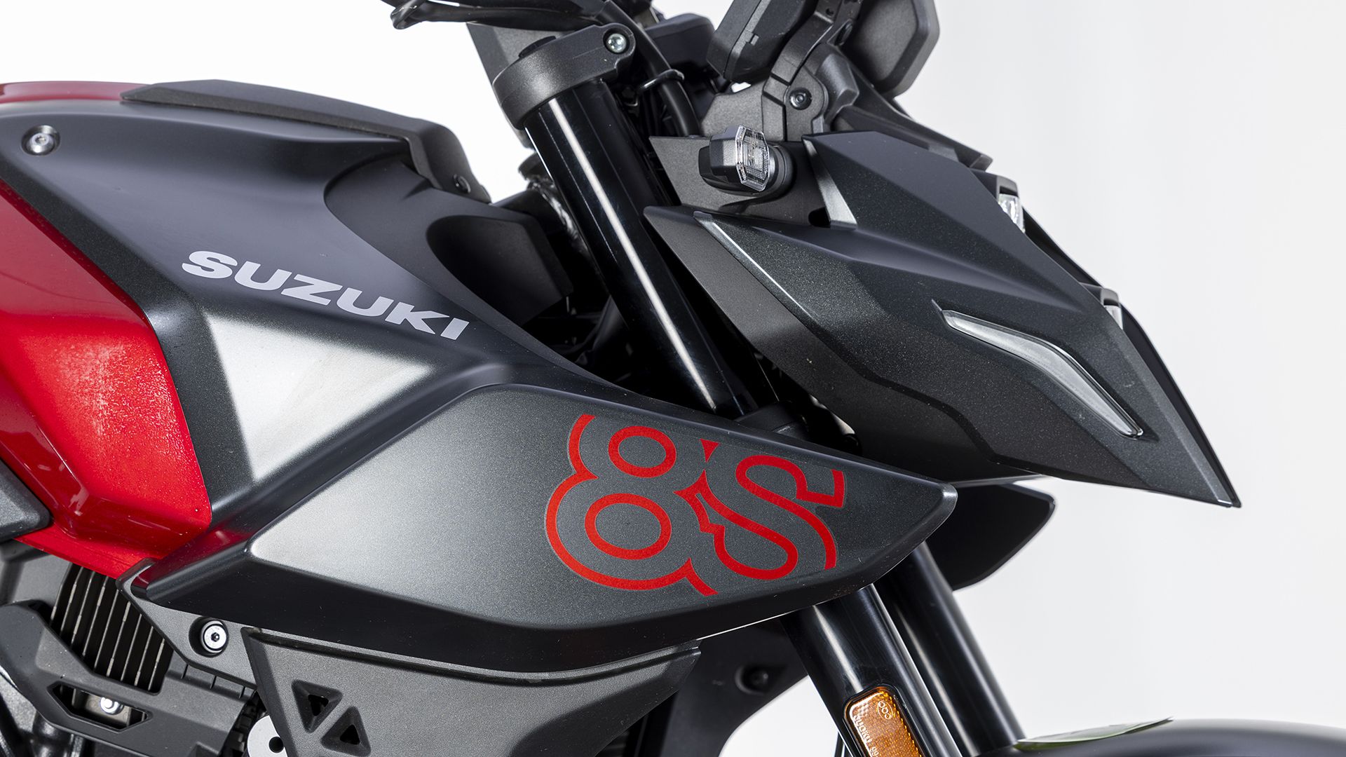 Suzuki GSX 8S 2026 Detalles (12)