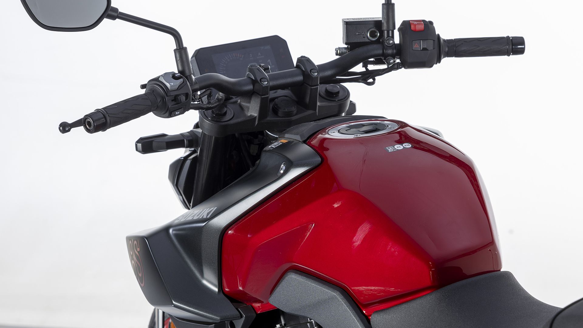 Suzuki GSX 8S 2026 Detalles (23)