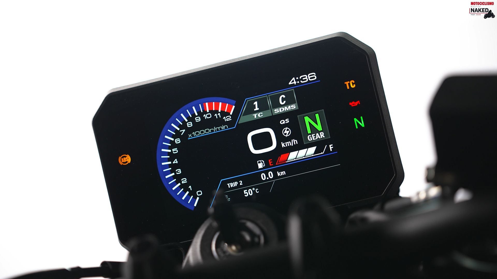 Suzuki GSX 8S 2026 Detalles pantalla