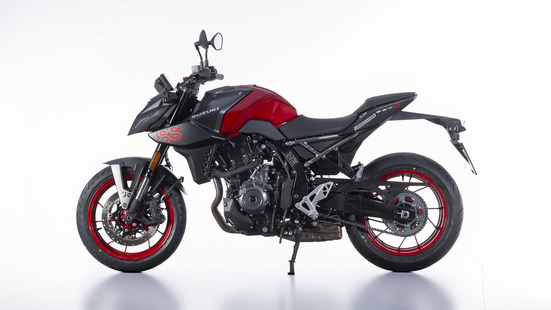 Suzuki GSX 8S 2026 Estudio (3)