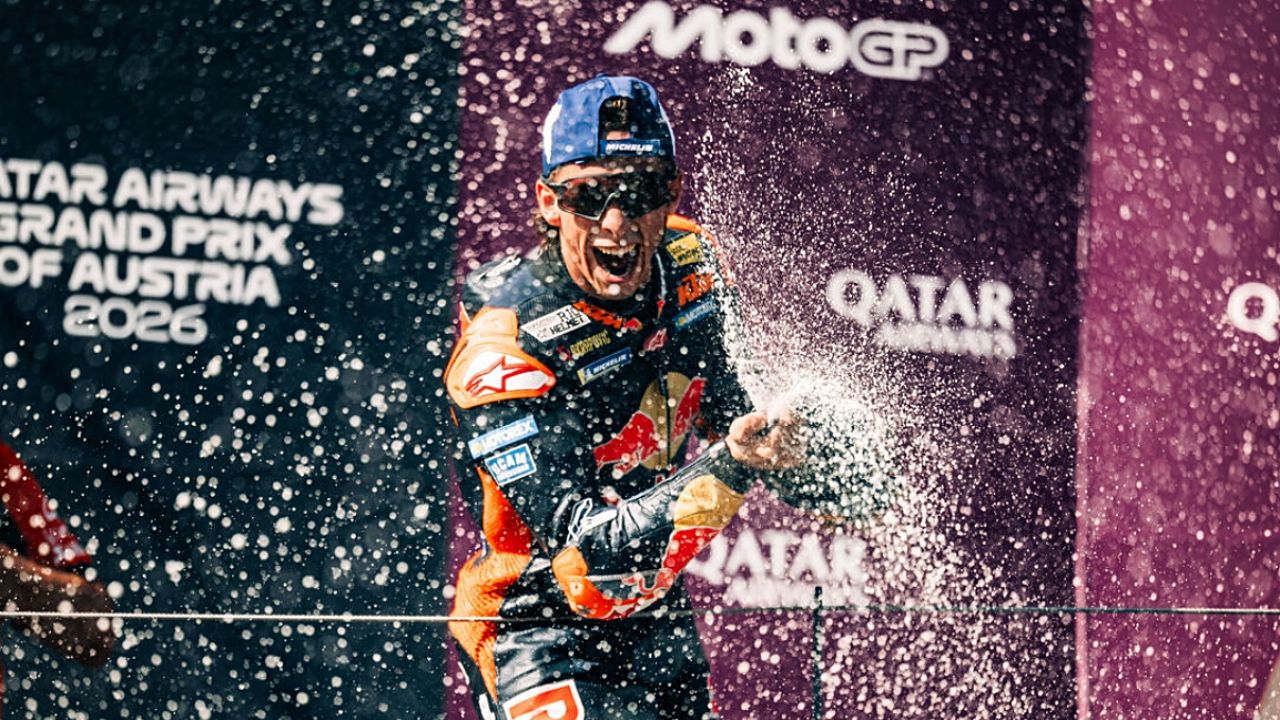 Pedro Acosta celebra su primera victoria en MotoGP