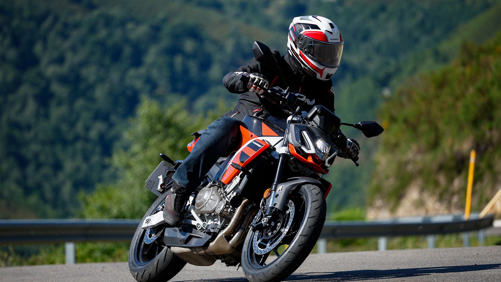 Aprilia Tuono 457 2026 Accion (13)