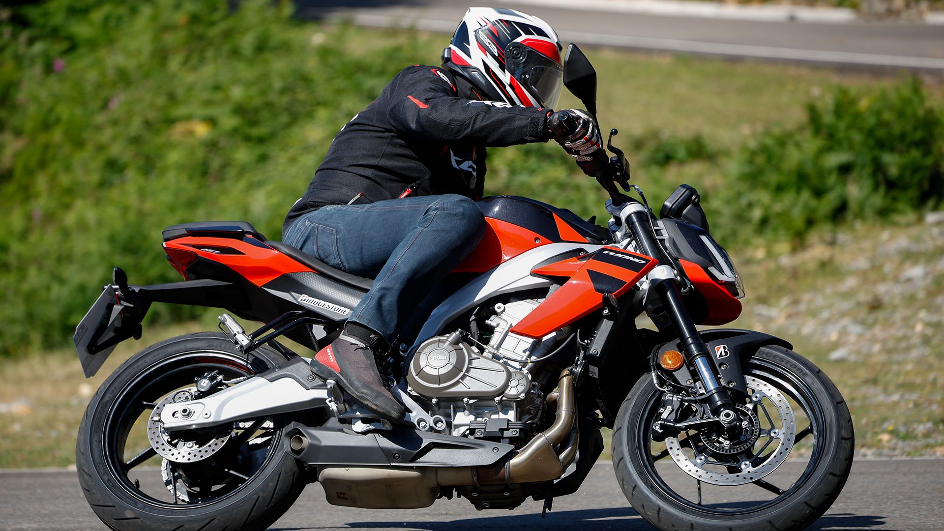 Aprilia Tuono 457 2026 Accion (20)