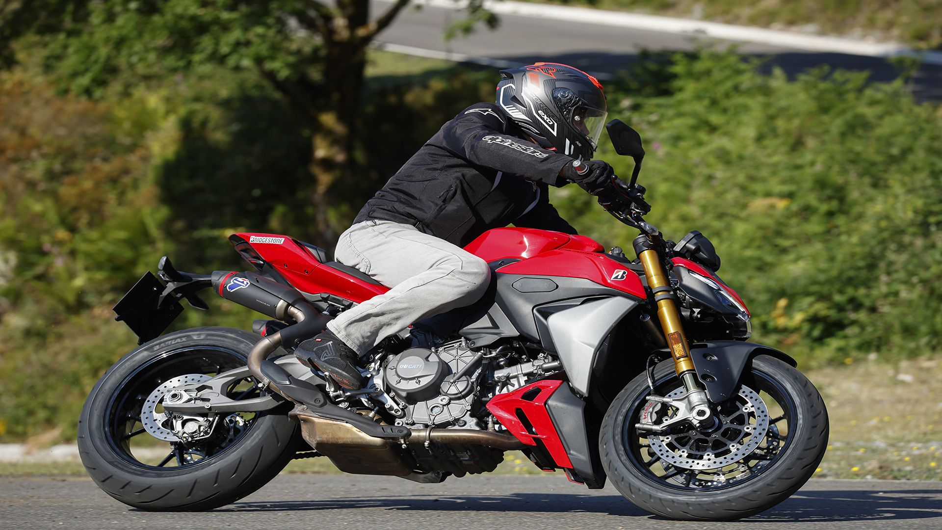 Ducati Streetfighter V2 S 2026 Accion (3)