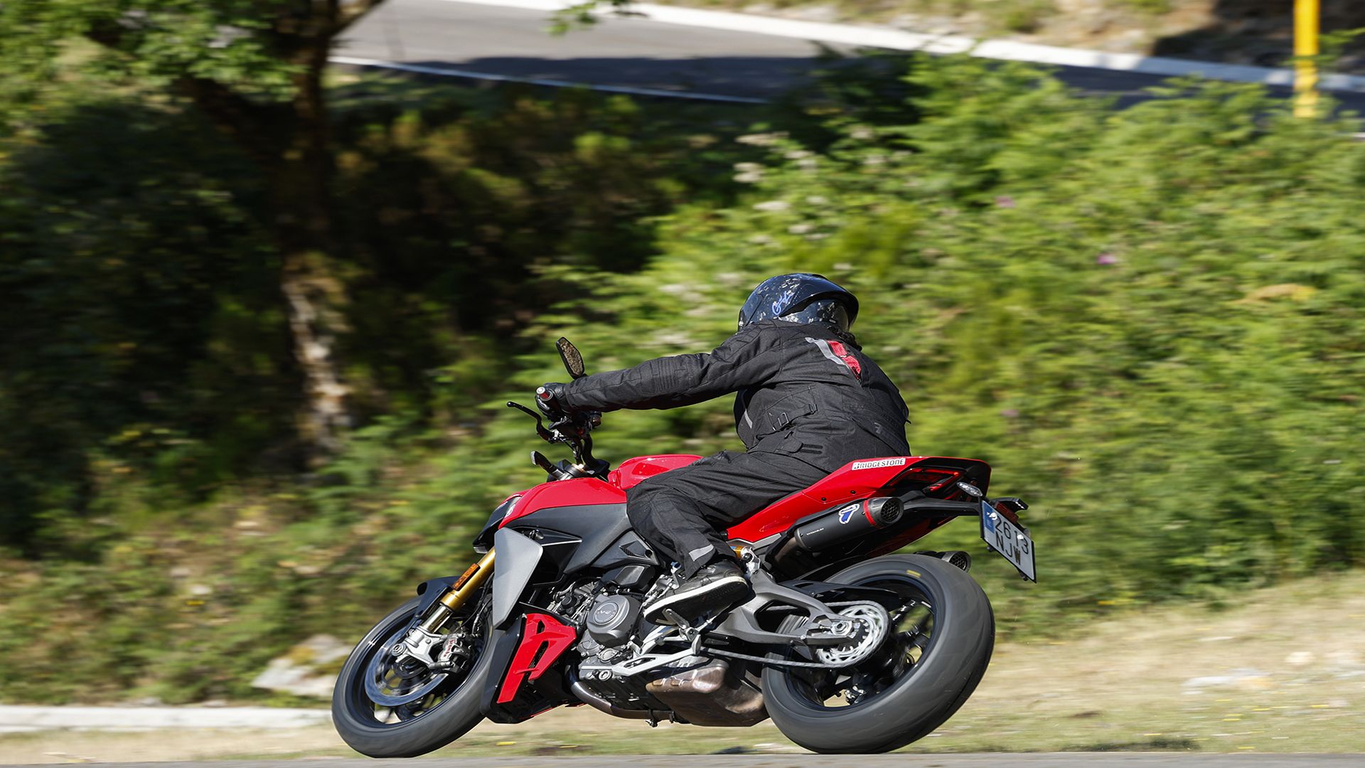 Ducati Streetfighter V2 S 2026 Accion (8)