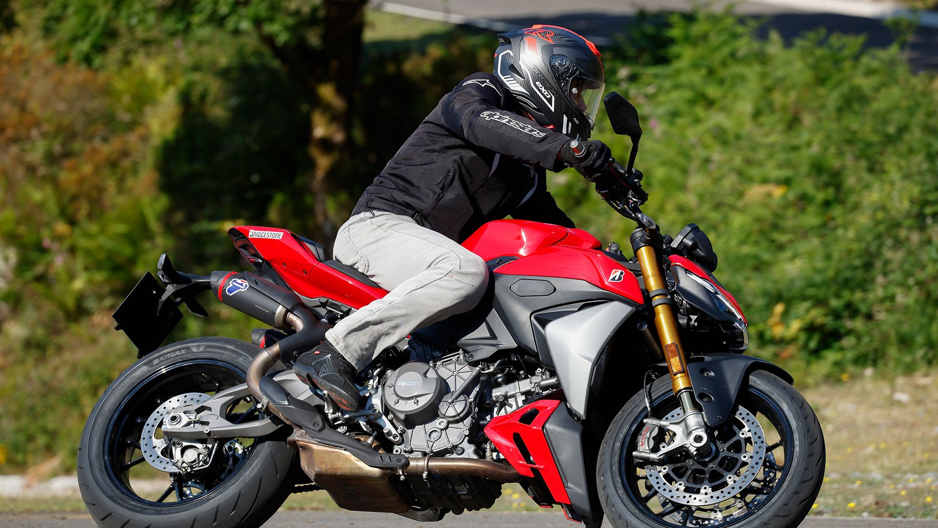 Ducati Streetfighter V2 S 2026 Accion (3)