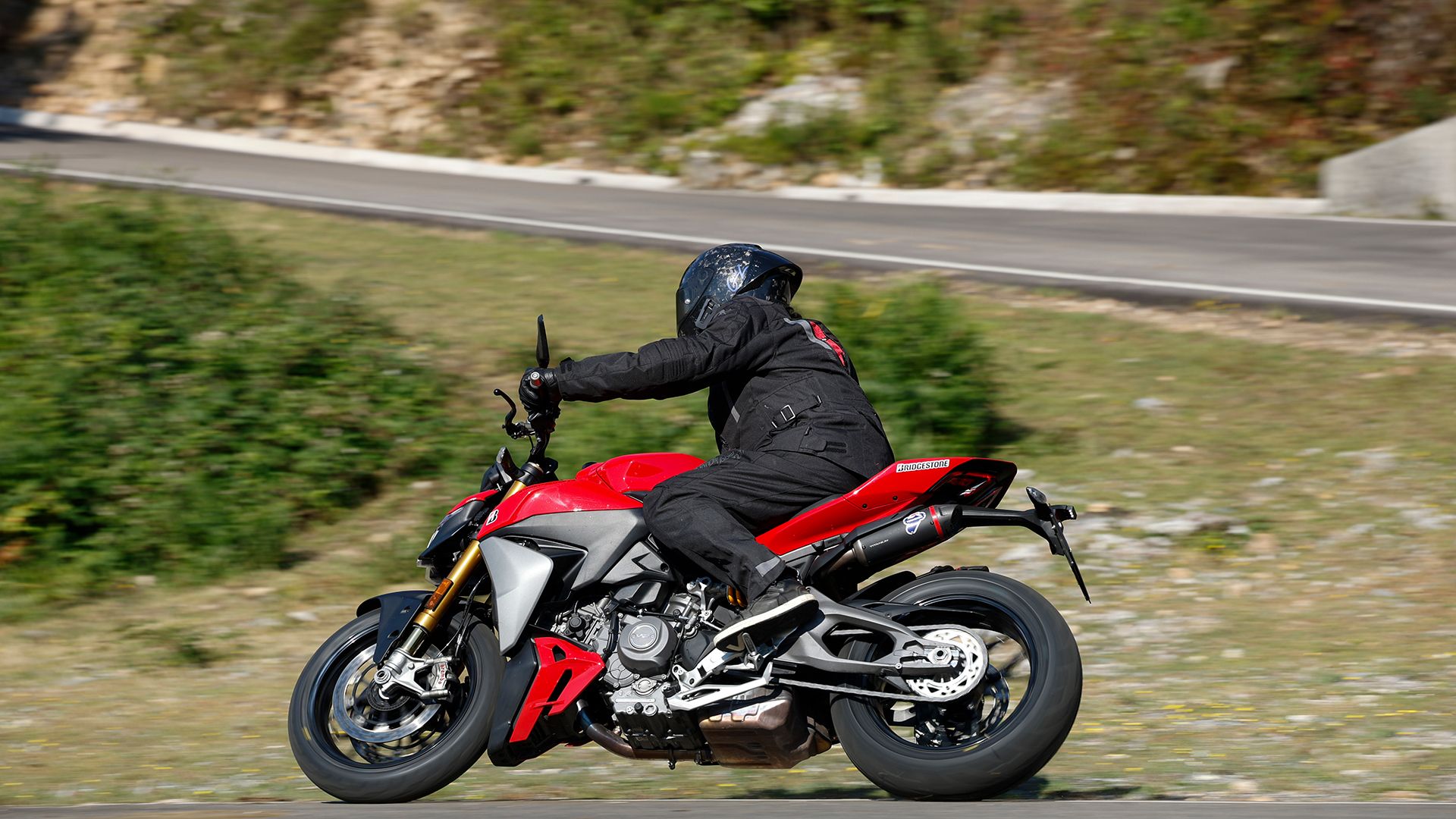 Ducati Streetfighter V2 S 2026 Accion (7)