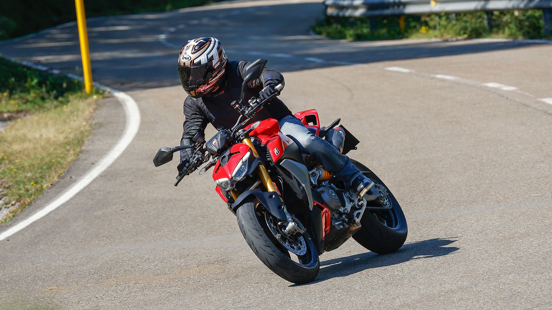 Ducati Streetfighter V2 S 2026 Accion (9)