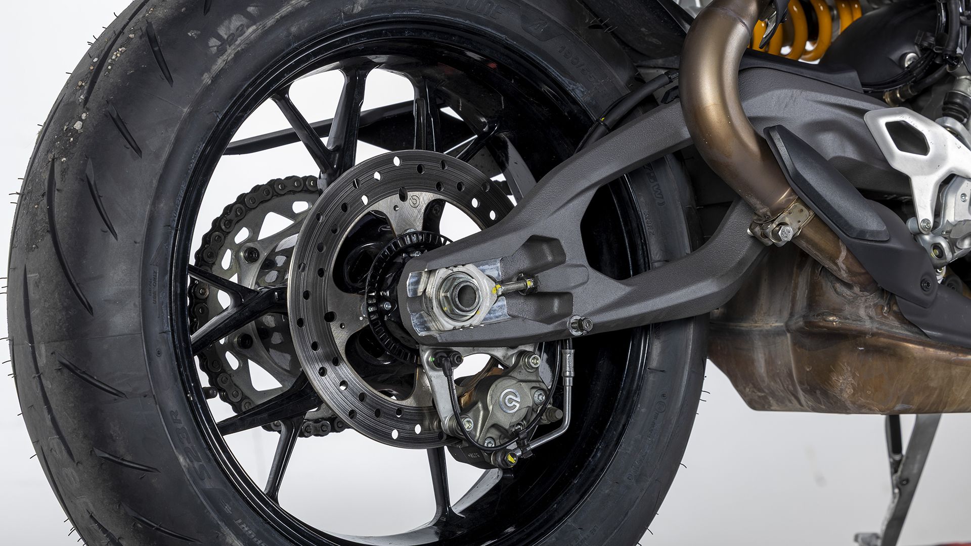 Ducati Streetfighter V2 S 2026 Detalles (1)