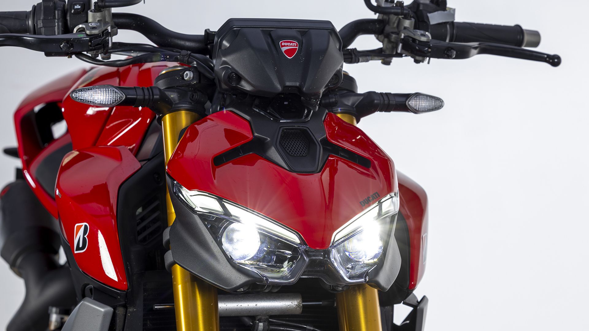 Ducati Streetfighter V2 S 2026 Detalles (8)