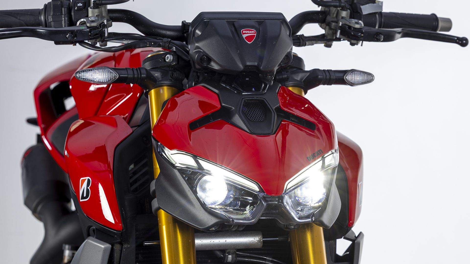 Ducati Streetfighter V2 S 2026 Detalles (9)