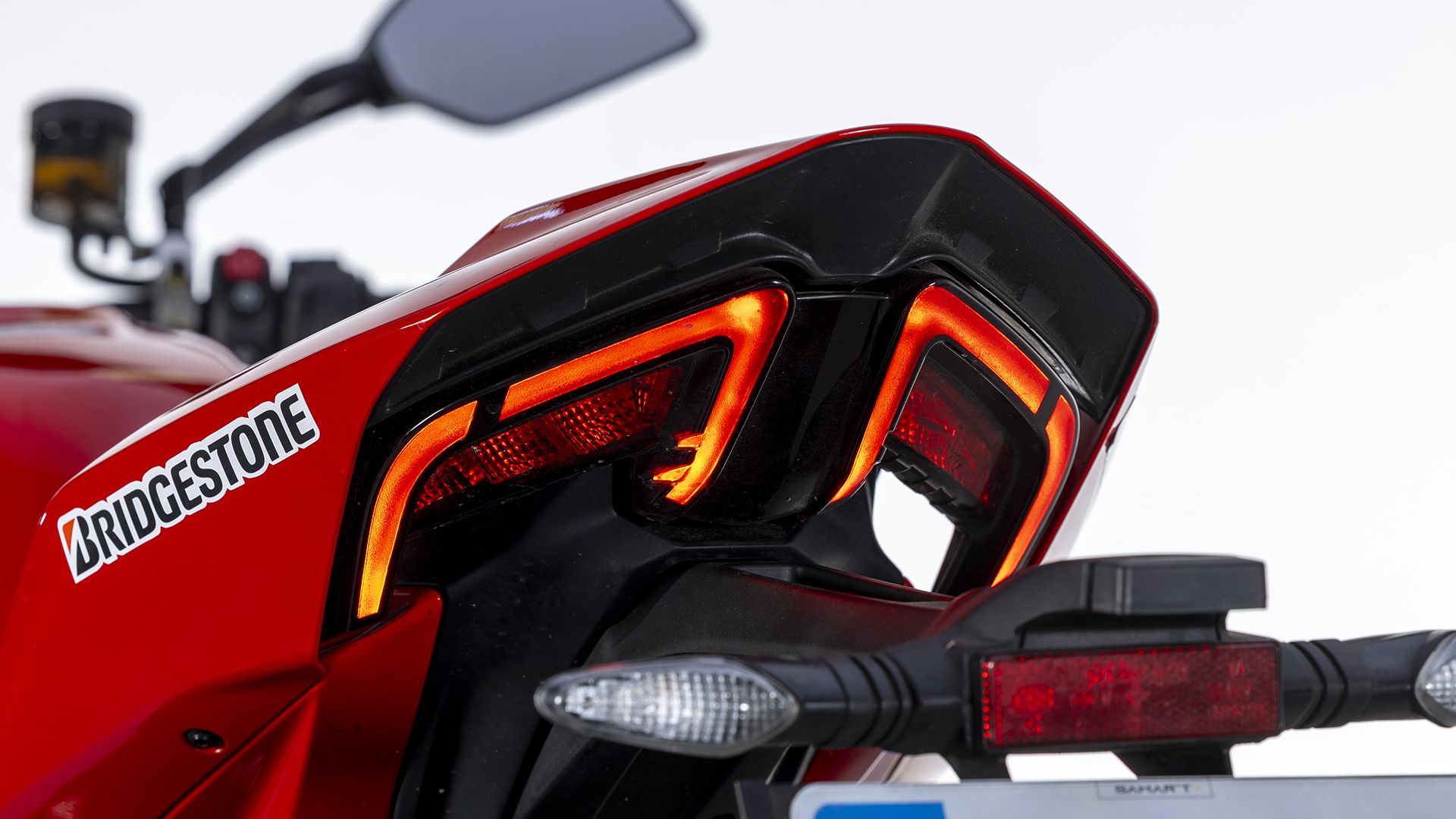 Ducati Streetfighter V2 S 2026 Detalles (22)