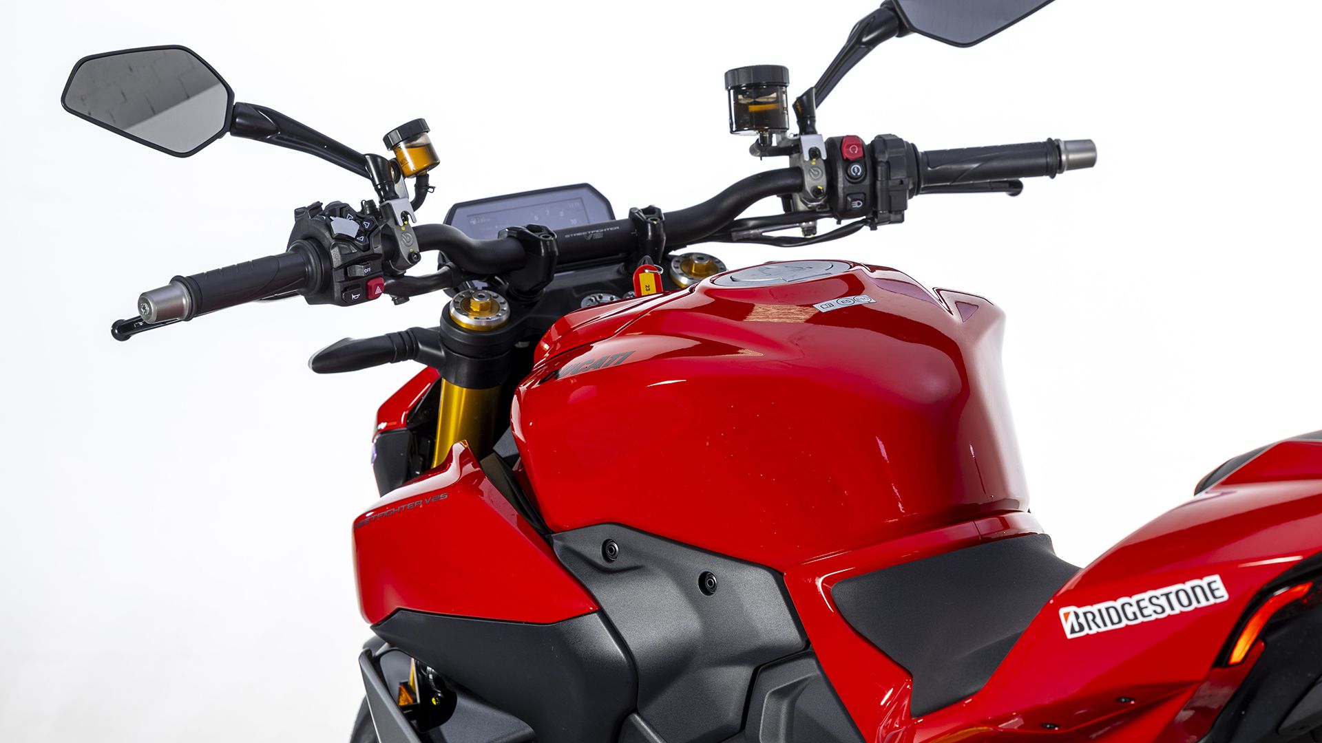 Ducati Streetfighter V2 S 2026 Detalles (25)