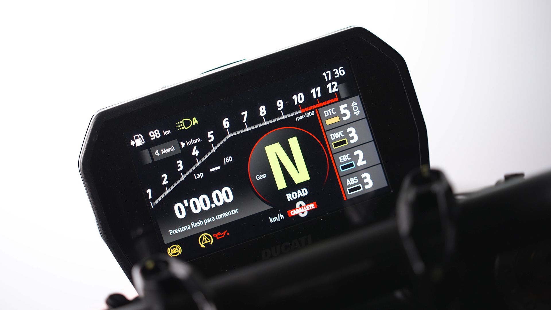 Ducati Streetfighter V2 S 2026 Detalles pantalla (1)