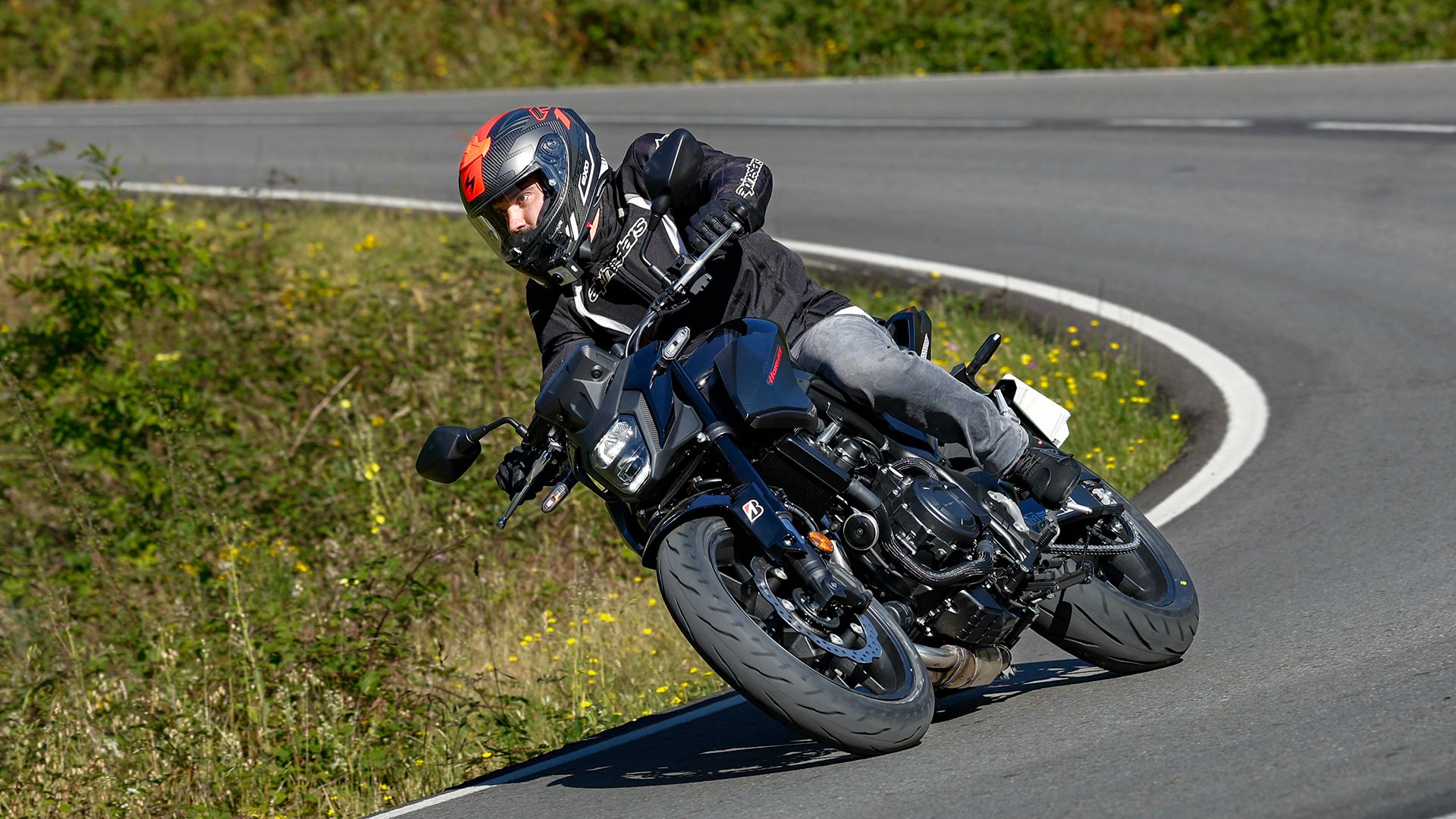Honda CB500 Hornet 2026 Accion (2)