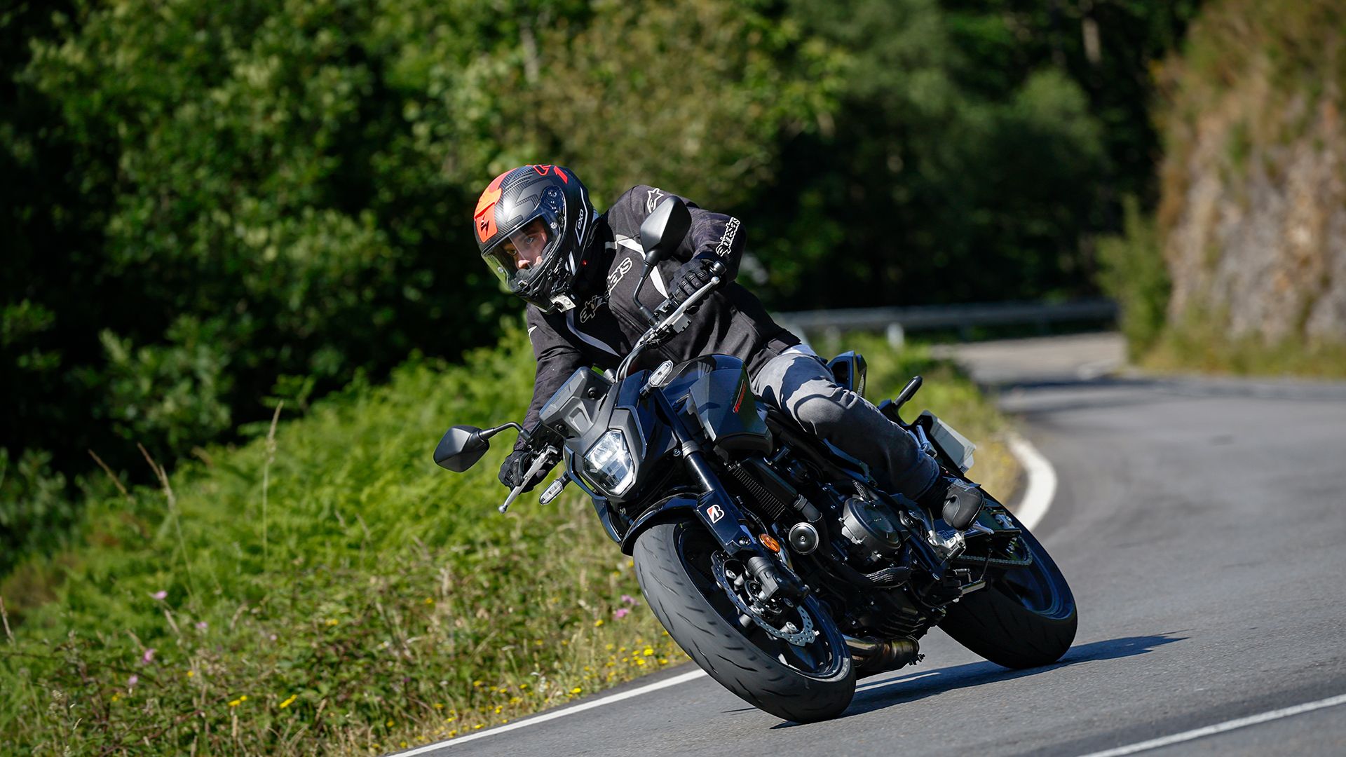 Honda CB500 Hornet 2026 Accion (8)