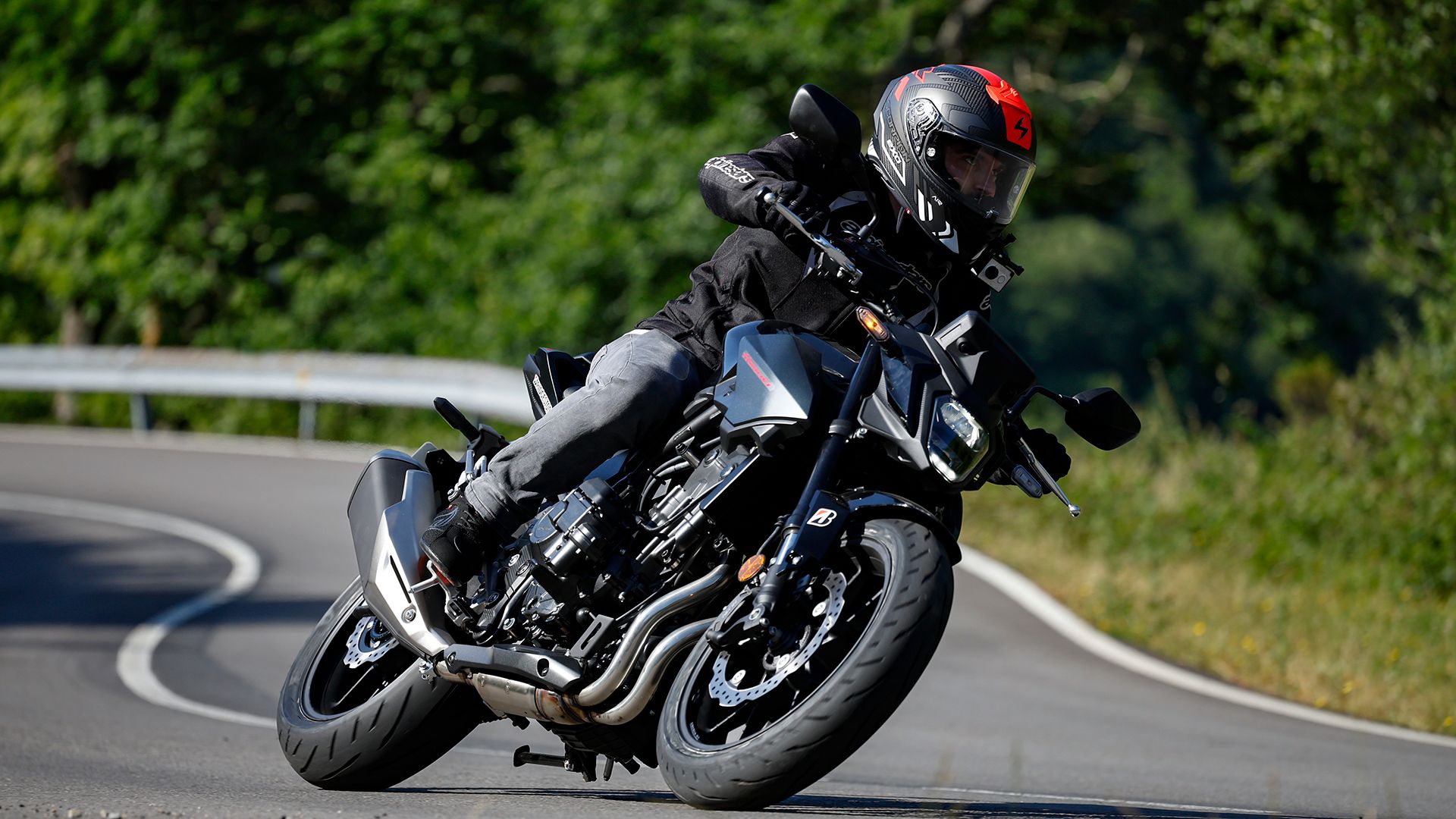 Honda CB500 Hornet 2026 Accion (10)