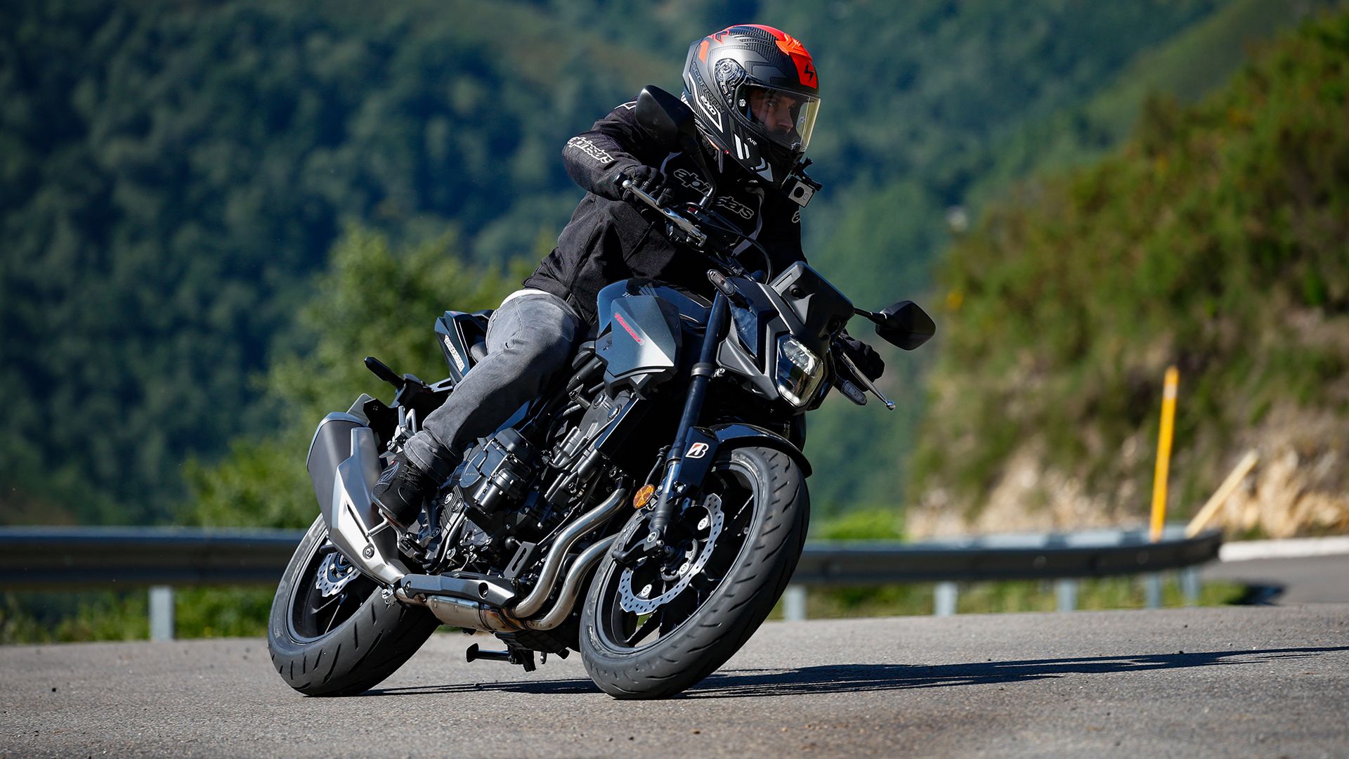 Honda CB500 Hornet 2026 Accion (13)
