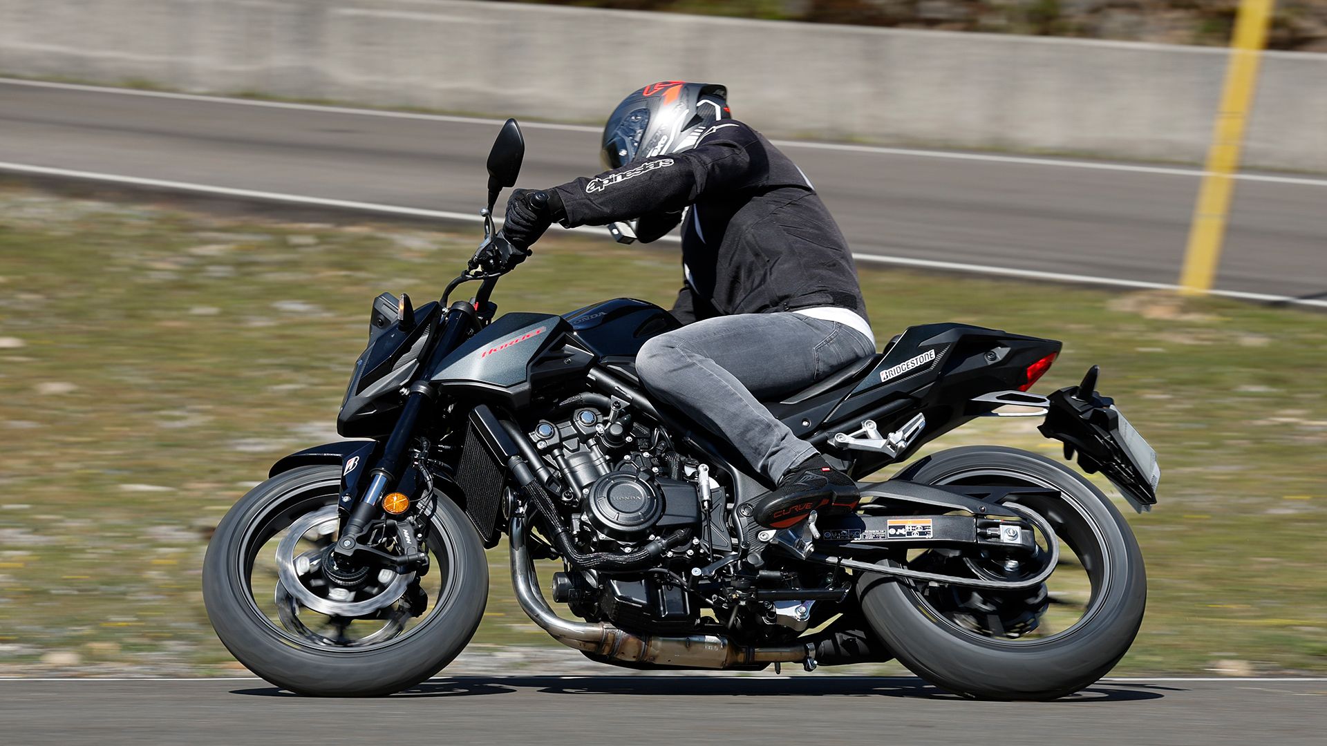 Honda CB500 Hornet 2026 Accion (17)