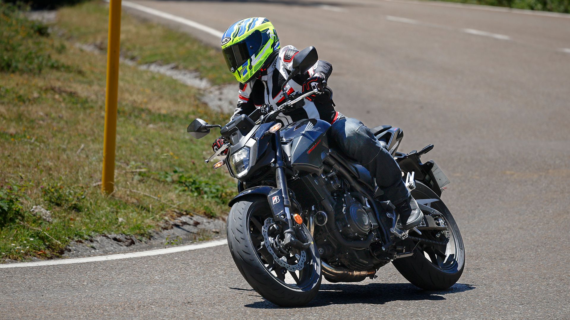 Honda CB500 Hornet 2026 Accion (26)