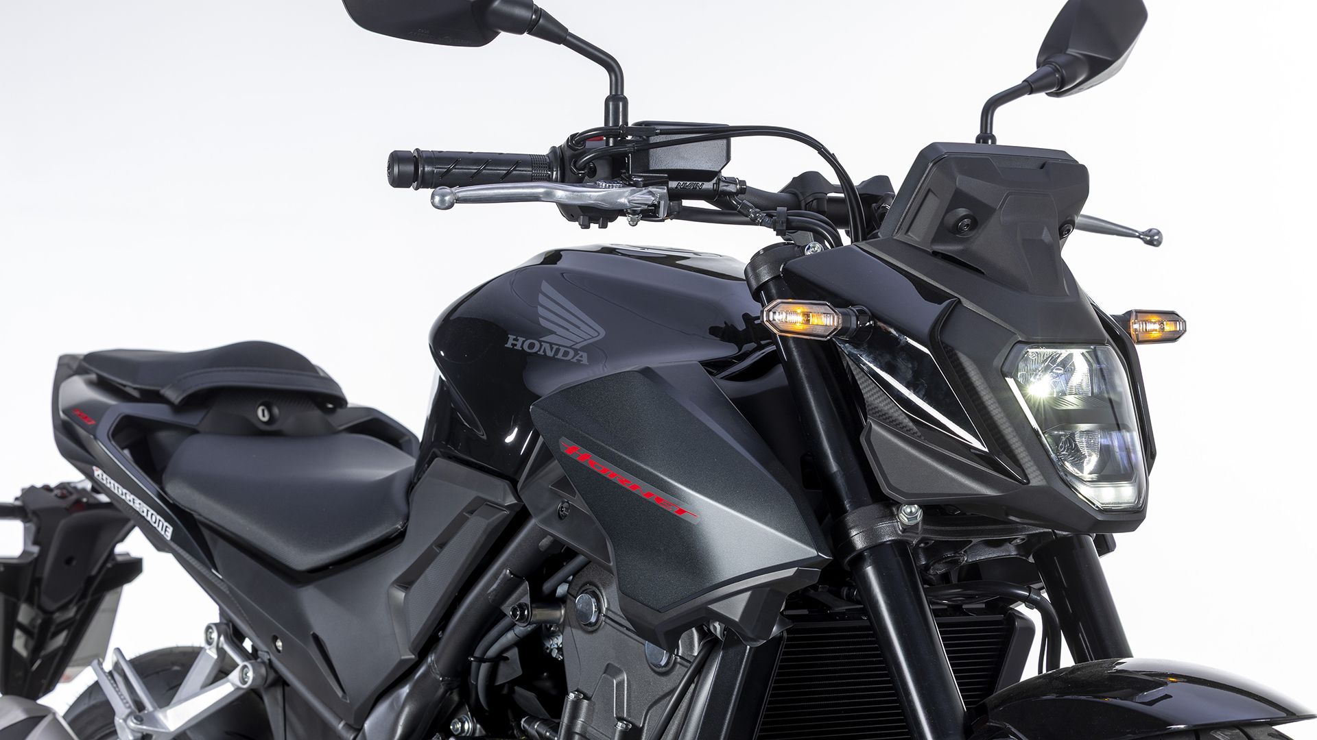 Honda CB500 Hornet 2026 Detalles (10)
