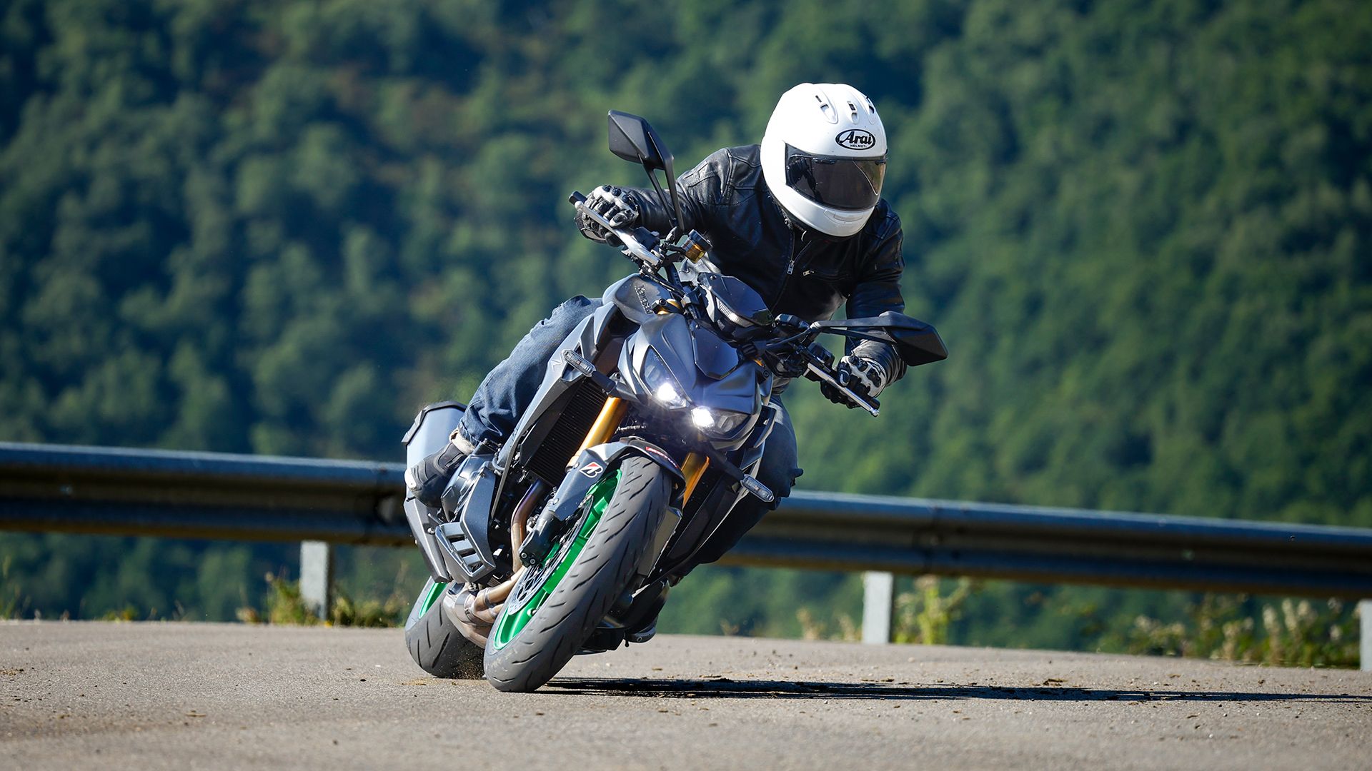 KawasakiI Z1100 SE 2026 Accion (15)